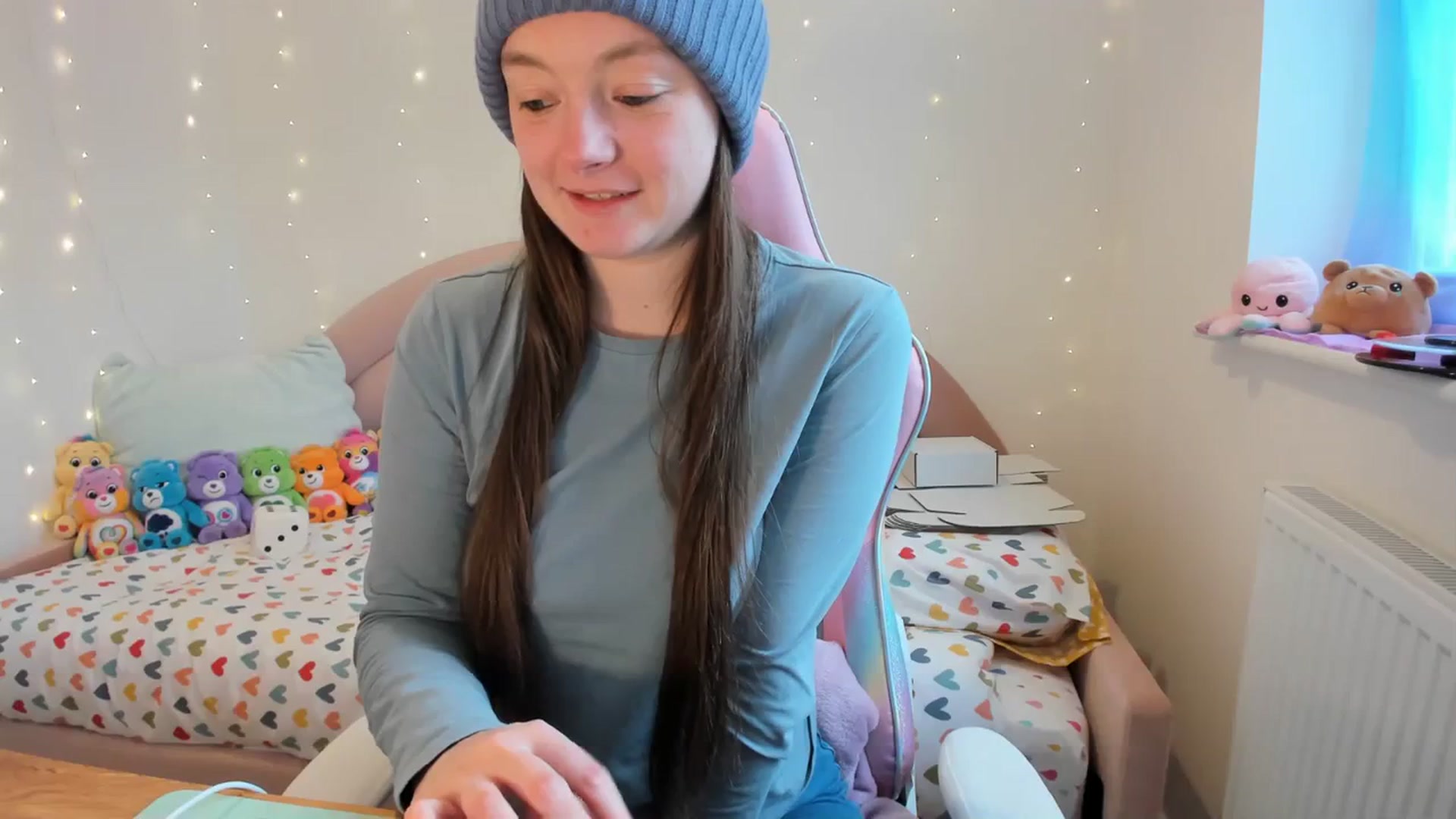 Gallery image thumbnail from JessieBear_'s myfreecams stream on, 02/01/2024, 14:35 image 12 of 20