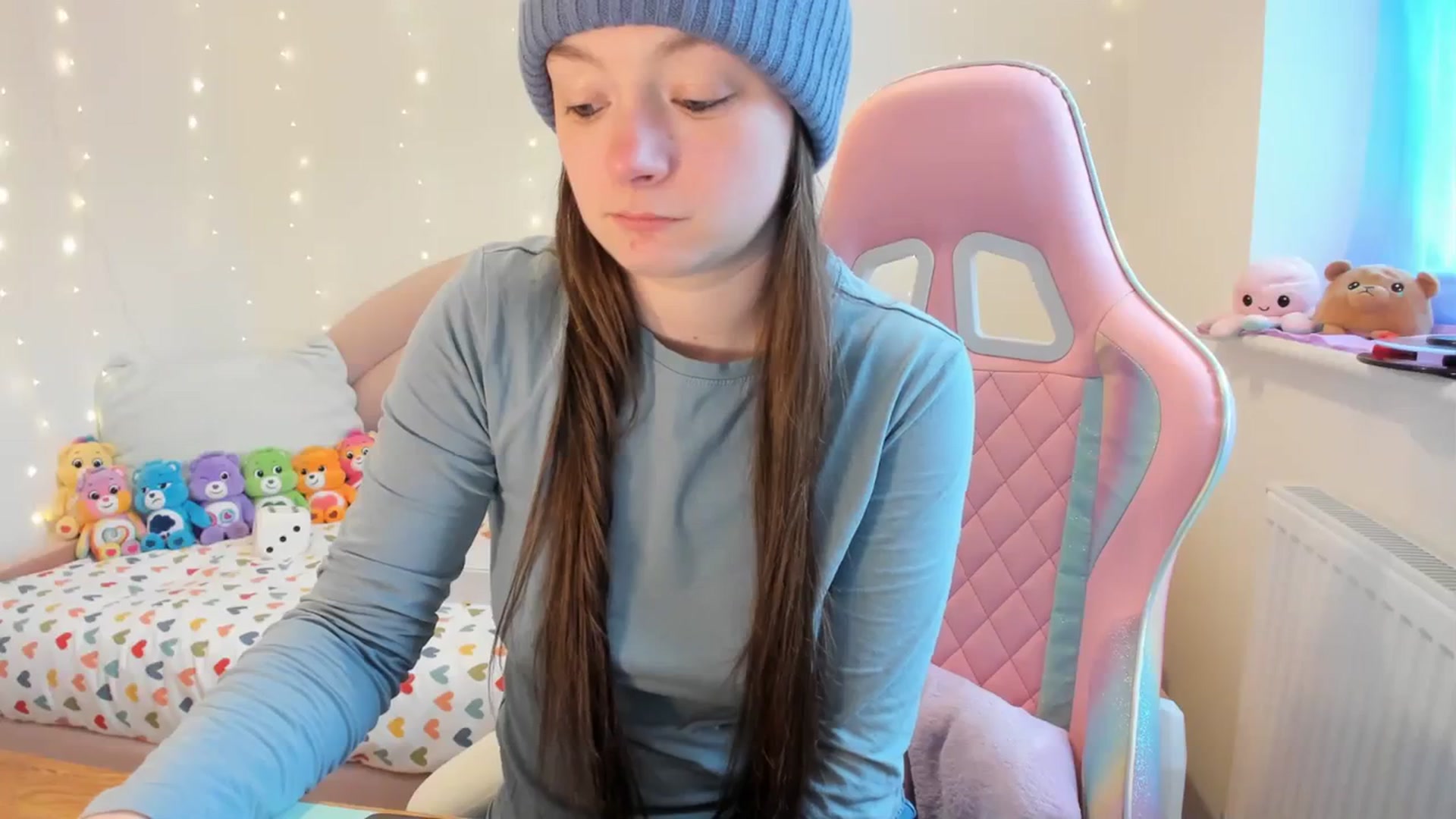 Gallery image thumbnail from JessieBear_'s myfreecams stream on, 02/01/2024, 14:35 image 19 of 20