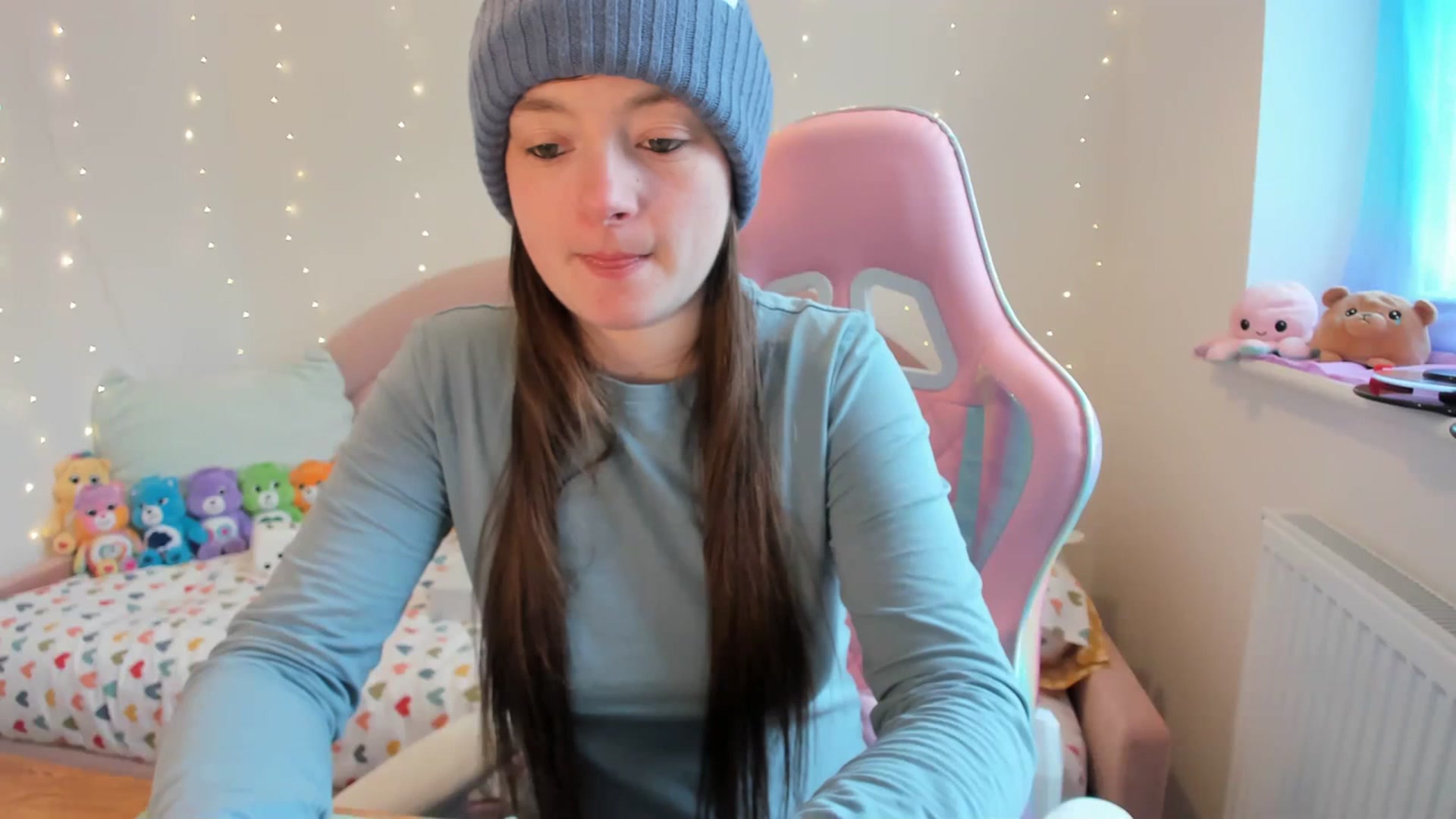 Gallery image thumbnail from JessieBear_'s myfreecams stream on, 02/01/2024, 14:35 image 6 of 20