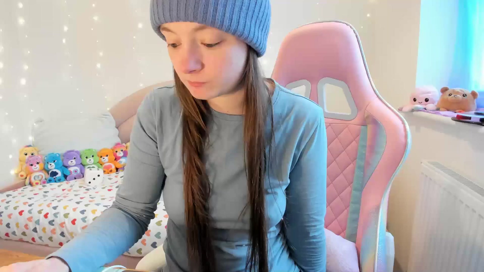 Gallery image thumbnail from JessieBear_'s myfreecams stream on, 02/01/2024, 14:35 image 18 of 20