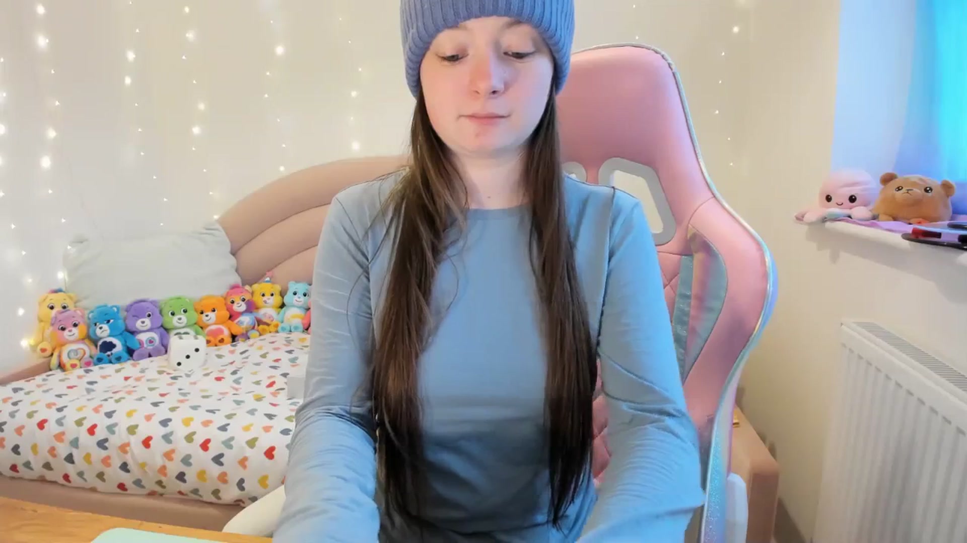 Gallery image thumbnail from JessieBear_'s myfreecams stream on, 02/01/2024, 15:48 image 14 of 20