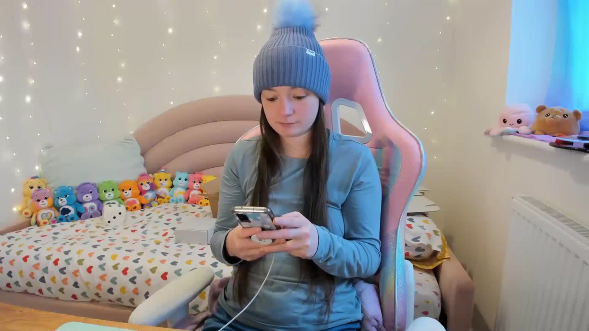 Gallery image thumbnail from JessieBear_'s myfreecams stream on, 02/01/2024, 15:48 image 2 of 20