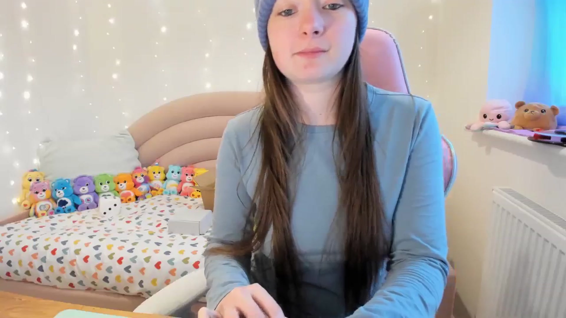 Gallery image thumbnail from JessieBear_'s myfreecams stream on, 02/01/2024, 15:48 image 15 of 20