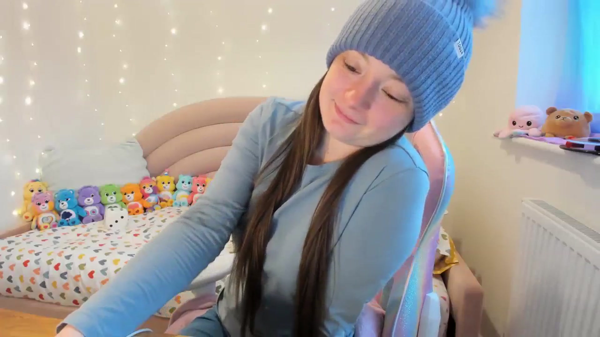Gallery image thumbnail from JessieBear_'s myfreecams stream on, 02/01/2024, 15:48 image 9 of 20