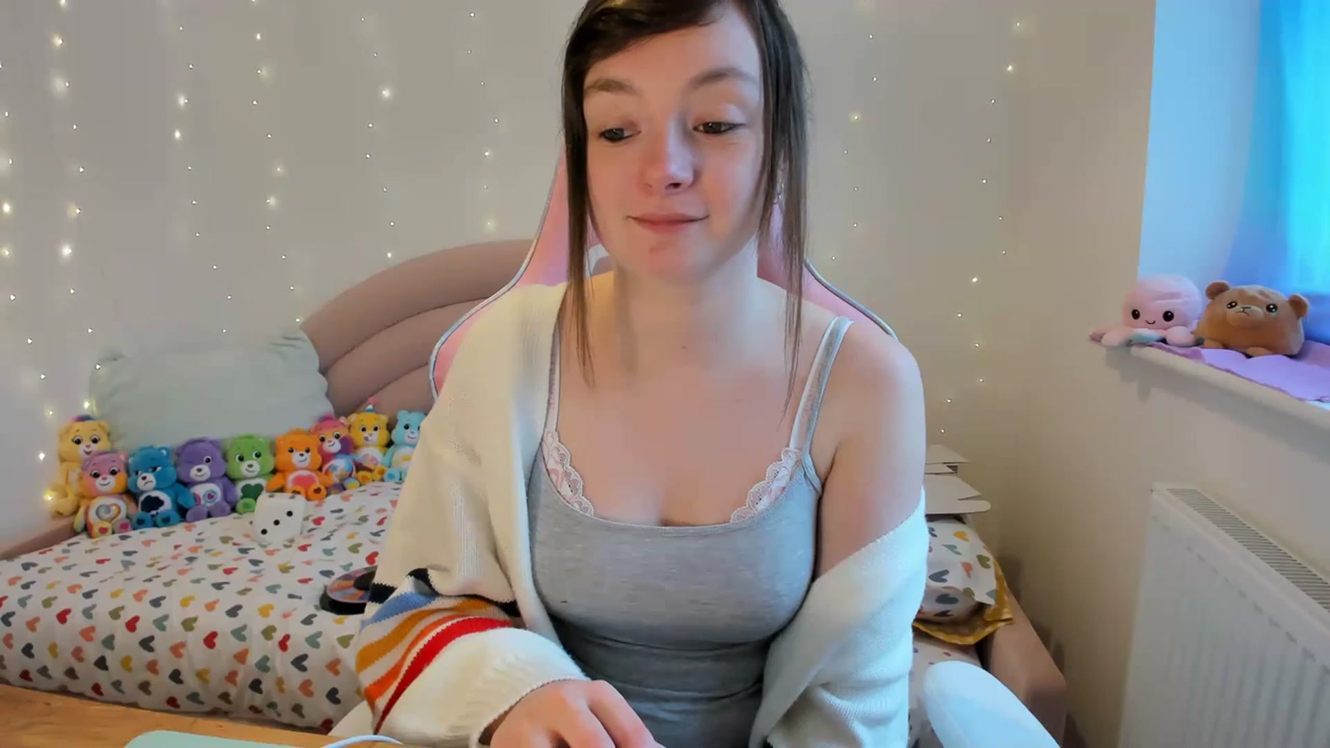 Gallery image thumbnail from JessieBear_'s myfreecams stream on, 02/02/2024, 16:01 image 2 of 20
