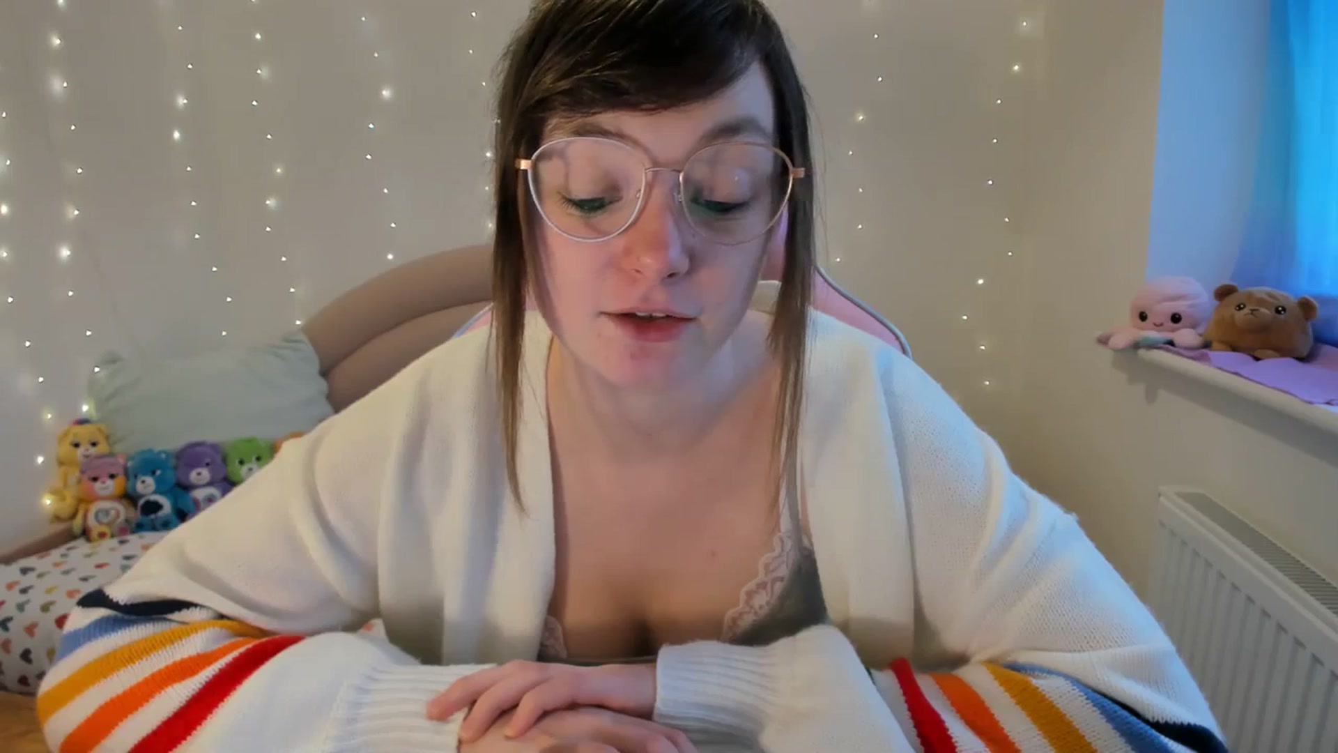 Gallery image thumbnail from JessieBear_'s myfreecams stream on, 02/02/2024, 16:01 image 16 of 20