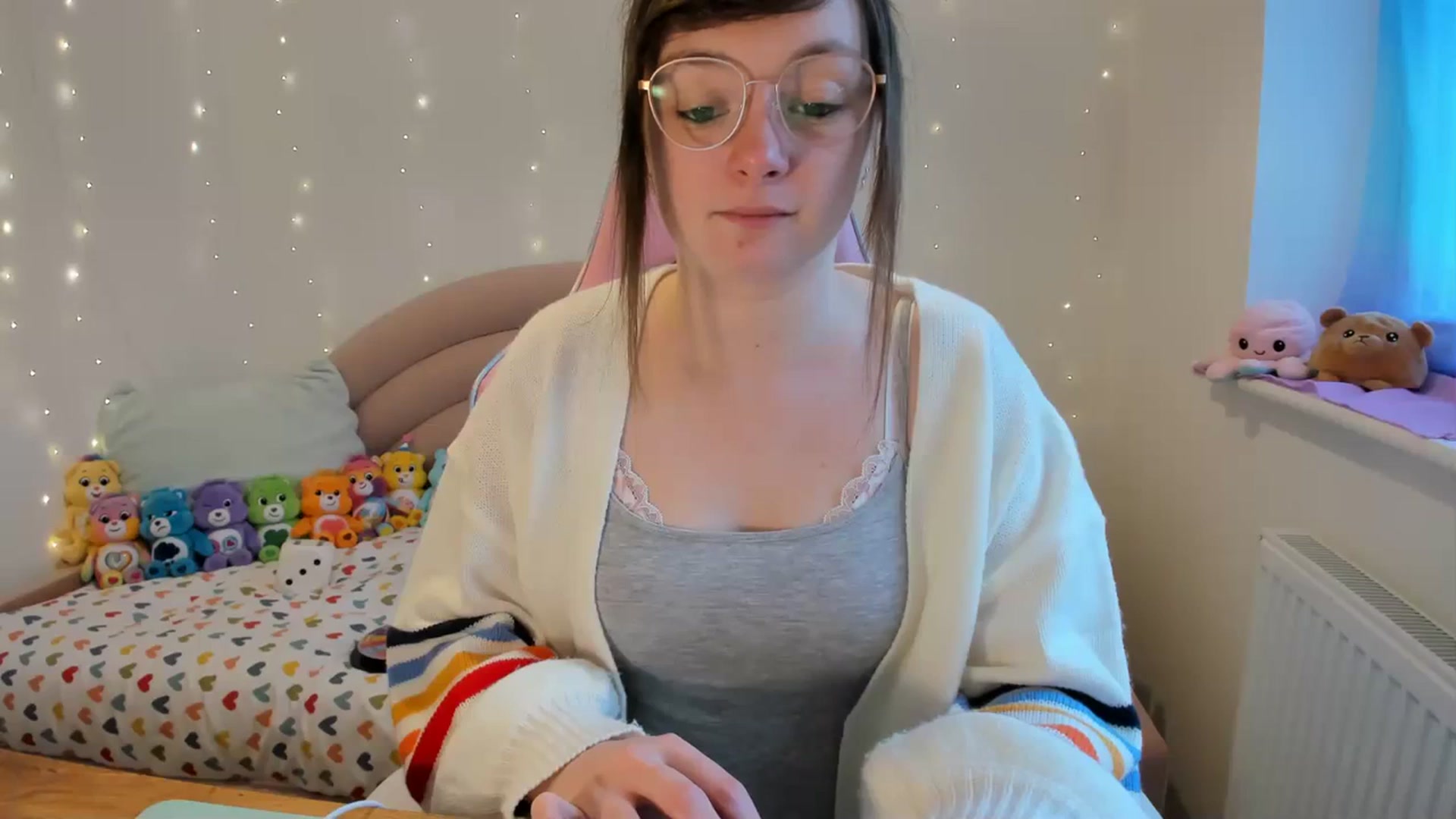 Gallery image thumbnail from JessieBear_'s myfreecams stream on, 02/02/2024, 16:01 image 11 of 20