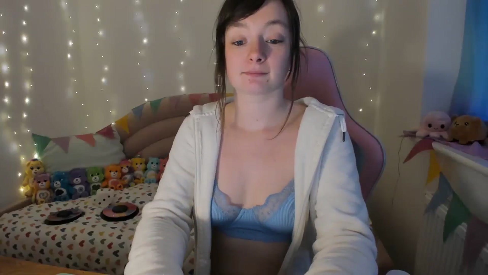 Gallery image thumbnail from JessieBear_'s myfreecams stream on, 02/05/2024, 16:58 image 19 of 20
