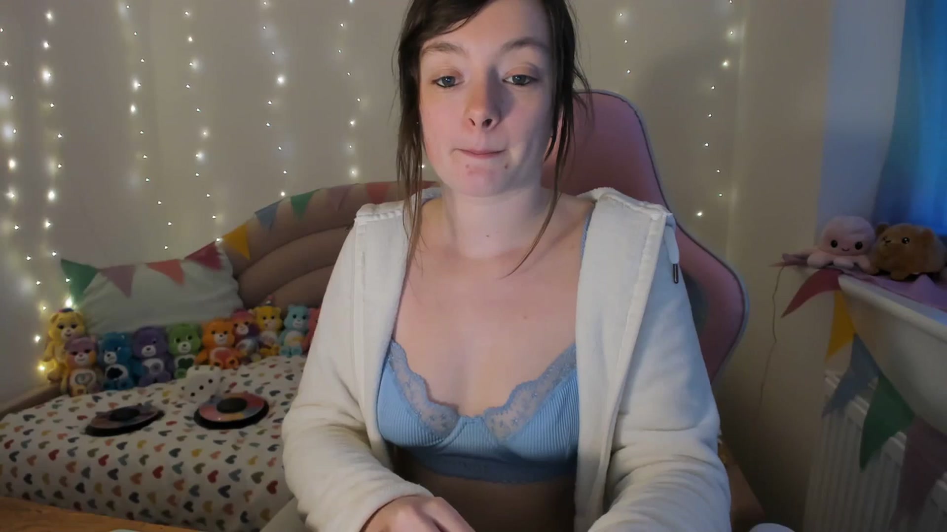 Gallery image thumbnail from JessieBear_'s myfreecams stream on, 02/05/2024, 16:58 image 11 of 20