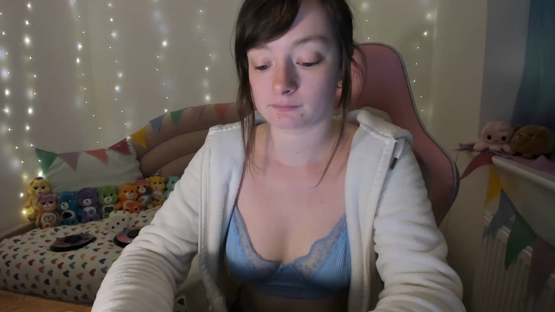 Gallery image thumbnail from JessieBear_'s myfreecams stream on, 02/05/2024, 17:59 image 9 of 20