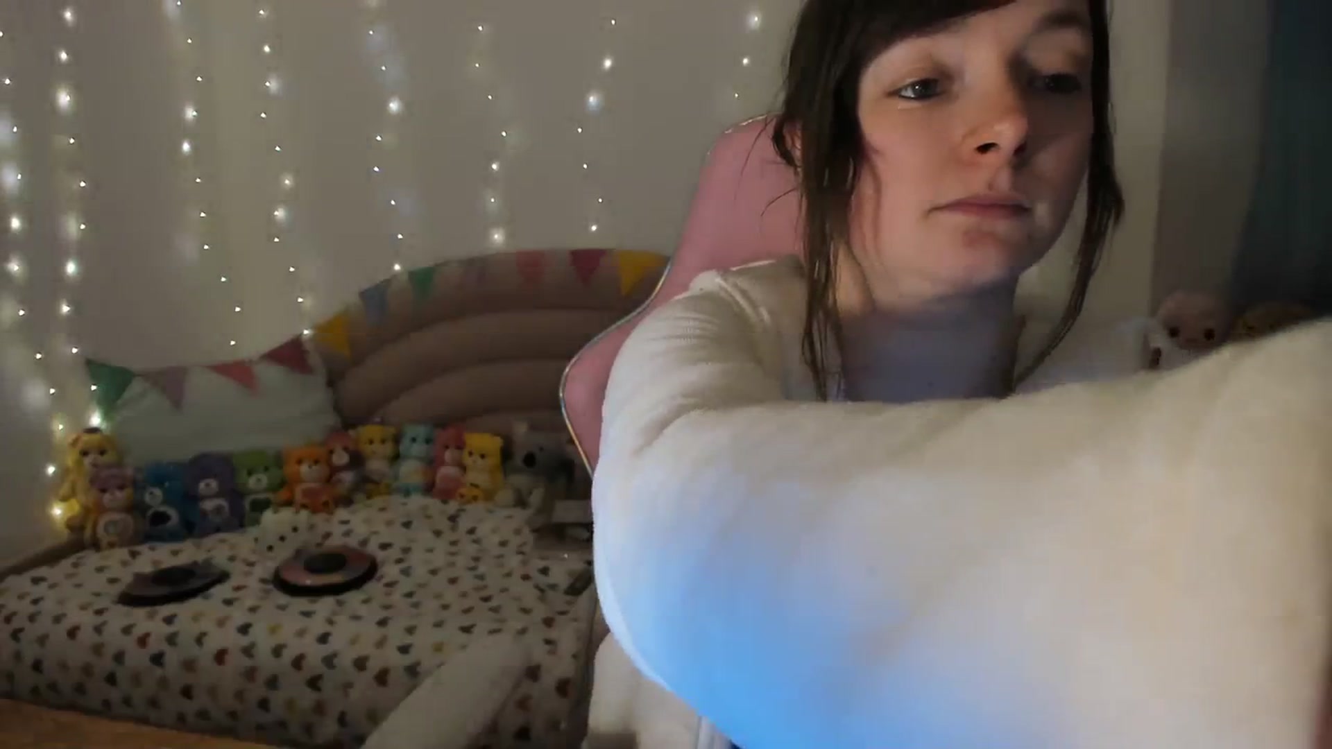 Gallery image thumbnail from JessieBear_'s myfreecams stream on, 02/05/2024, 17:59 image 17 of 20
