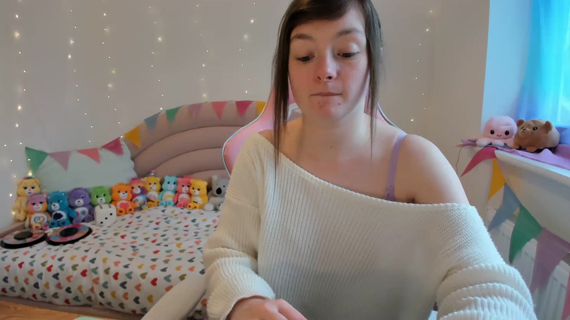 Gallery image thumbnail from JessieBear_'s myfreecams stream on, 02/06/2024, 15:08 image 7 of 20