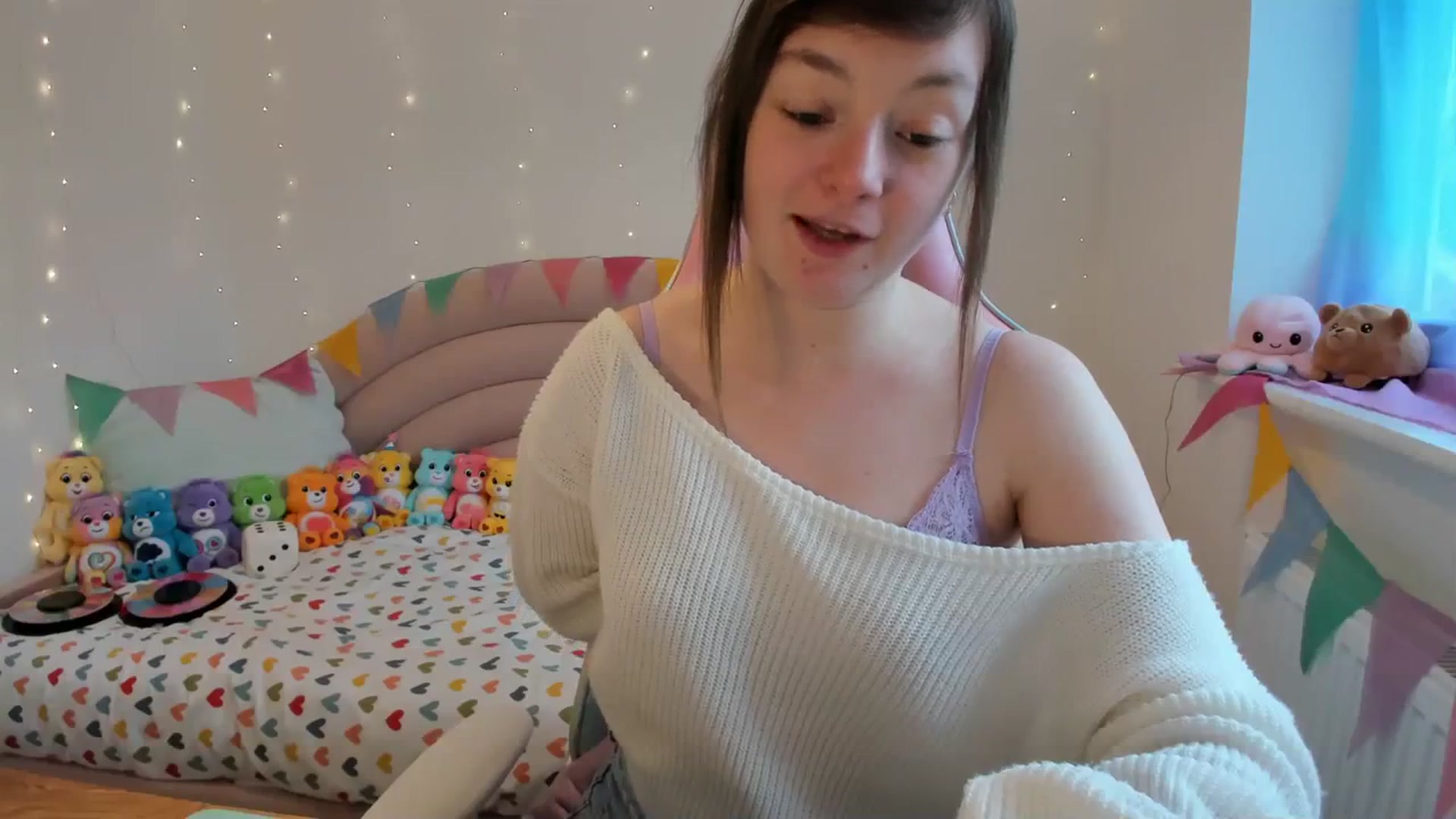 Gallery image thumbnail from JessieBear_'s myfreecams stream on, 02/06/2024, 15:08 image 10 of 20