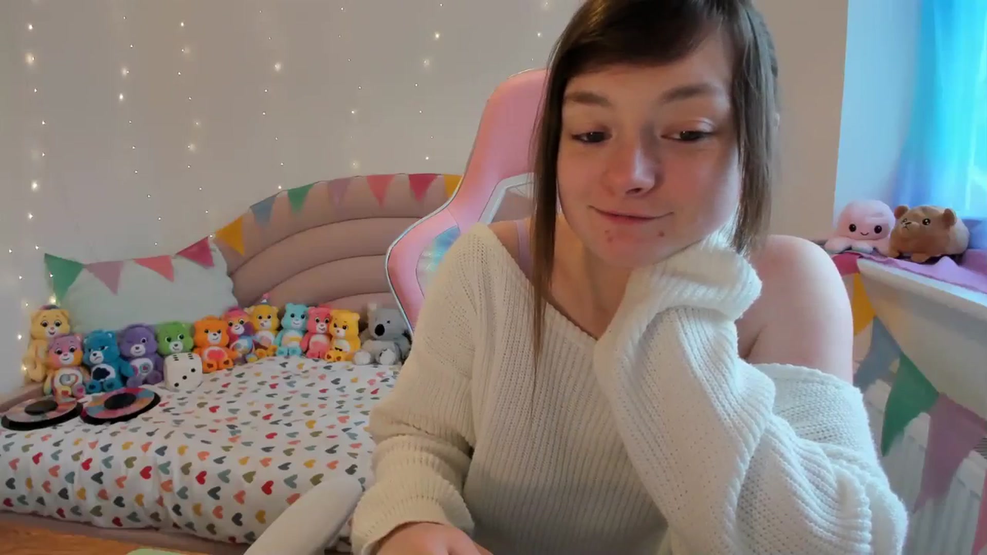 Gallery image thumbnail from JessieBear_'s myfreecams stream on, 02/06/2024, 15:08 image 6 of 20