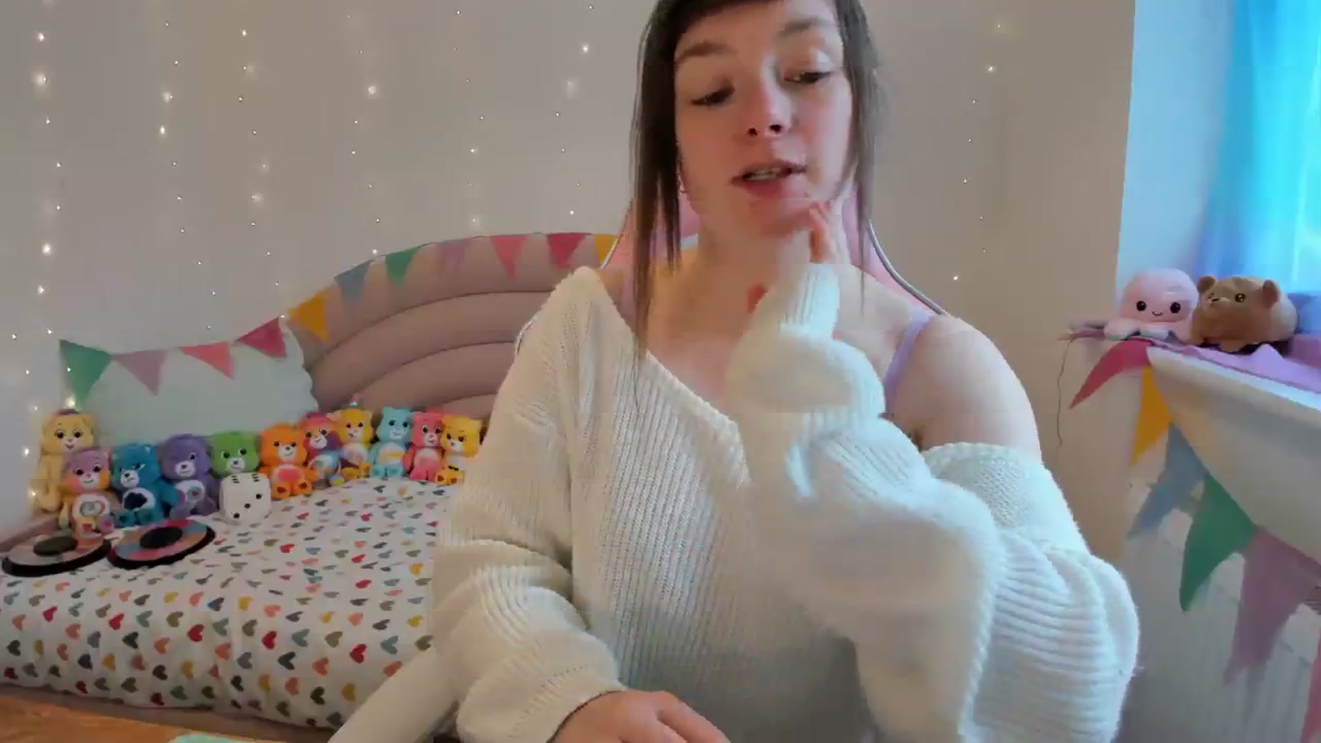 Gallery image thumbnail from JessieBear_'s myfreecams stream on, 02/06/2024, 15:08 image 12 of 20