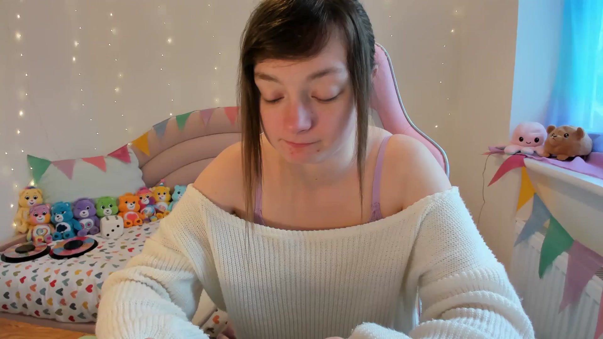 Gallery image thumbnail from JessieBear_'s myfreecams stream on, 02/06/2024, 15:49 image 2 of 20