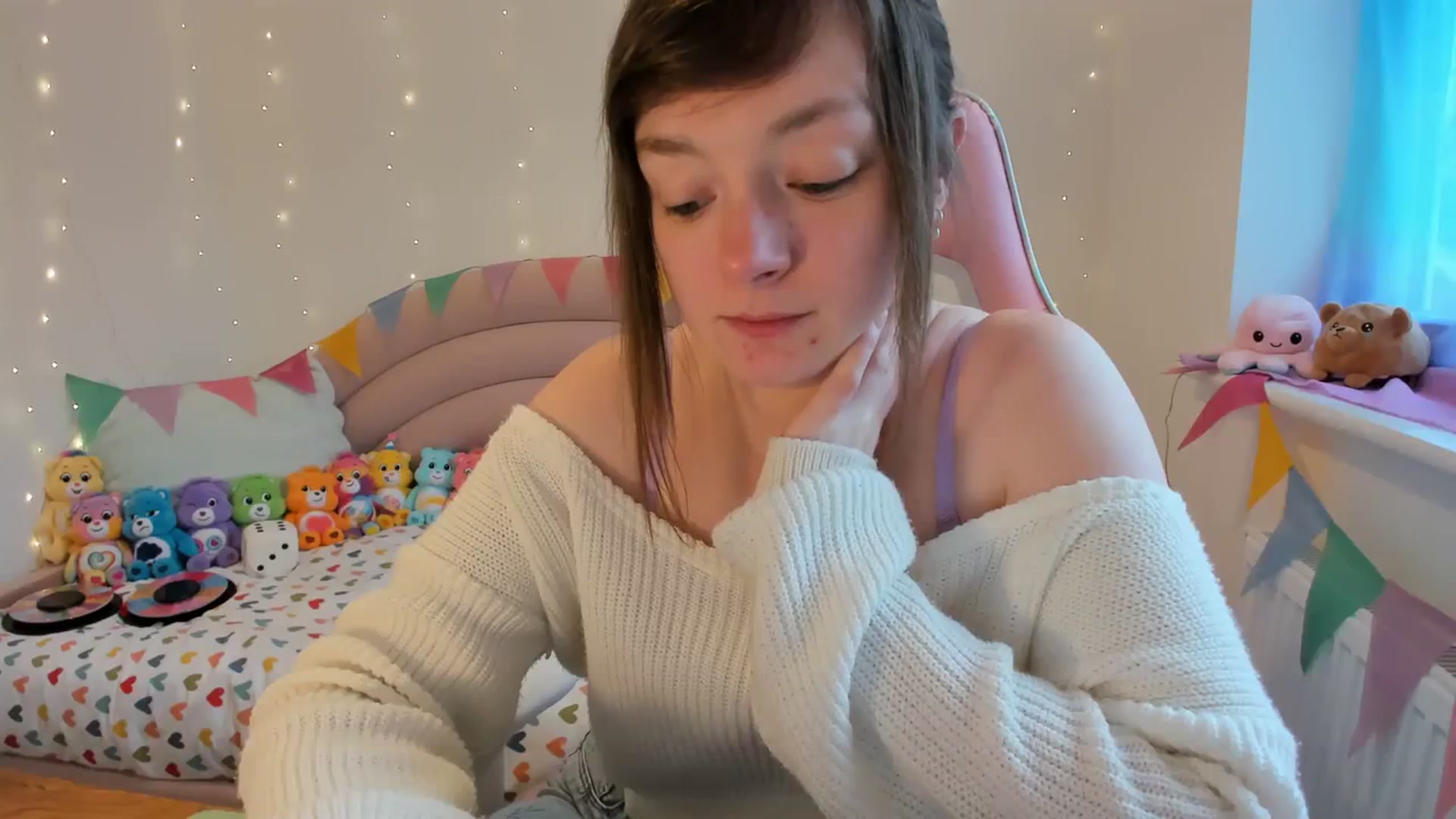 Gallery image thumbnail from JessieBear_'s myfreecams stream on, 02/06/2024, 15:49 image 7 of 20