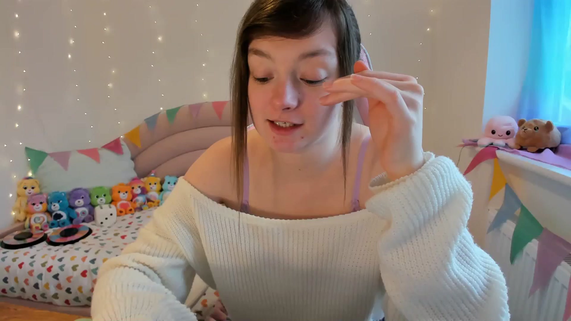 Gallery image thumbnail from JessieBear_'s myfreecams stream on, 02/06/2024, 15:49 image 1 of 20