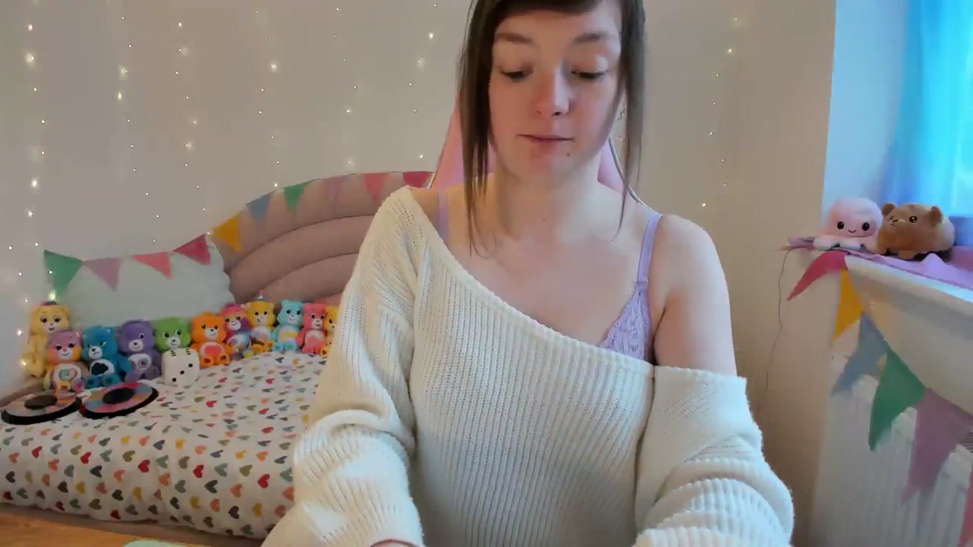 Gallery image thumbnail from JessieBear_'s myfreecams stream on, 02/06/2024, 15:49 image 3 of 20