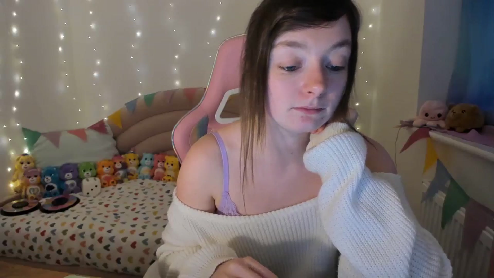 Gallery image thumbnail from JessieBear_'s myfreecams stream on, 02/06/2024, 17:30 image 19 of 20
