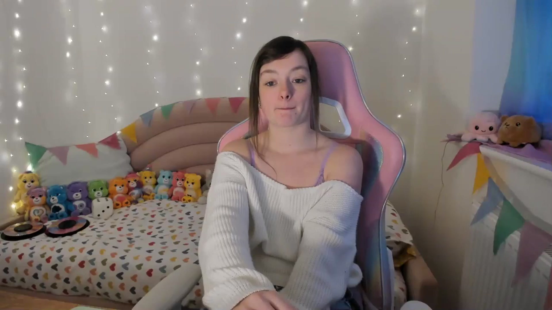 Gallery image thumbnail from JessieBear_'s myfreecams stream on, 02/06/2024, 17:30 image 16 of 20