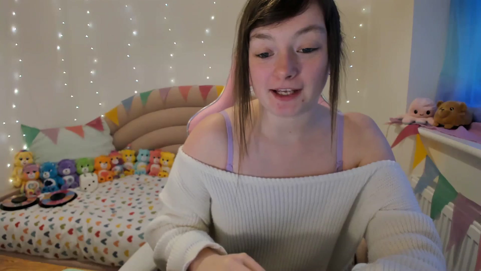 Gallery image thumbnail from JessieBear_'s myfreecams stream on, 02/06/2024, 17:30 image 9 of 20