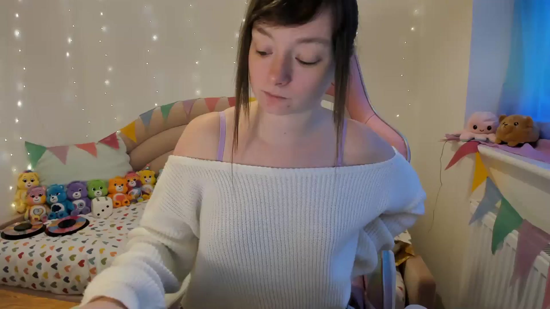 Gallery image thumbnail from JessieBear_'s myfreecams stream on, 02/06/2024, 17:30 image 1 of 20