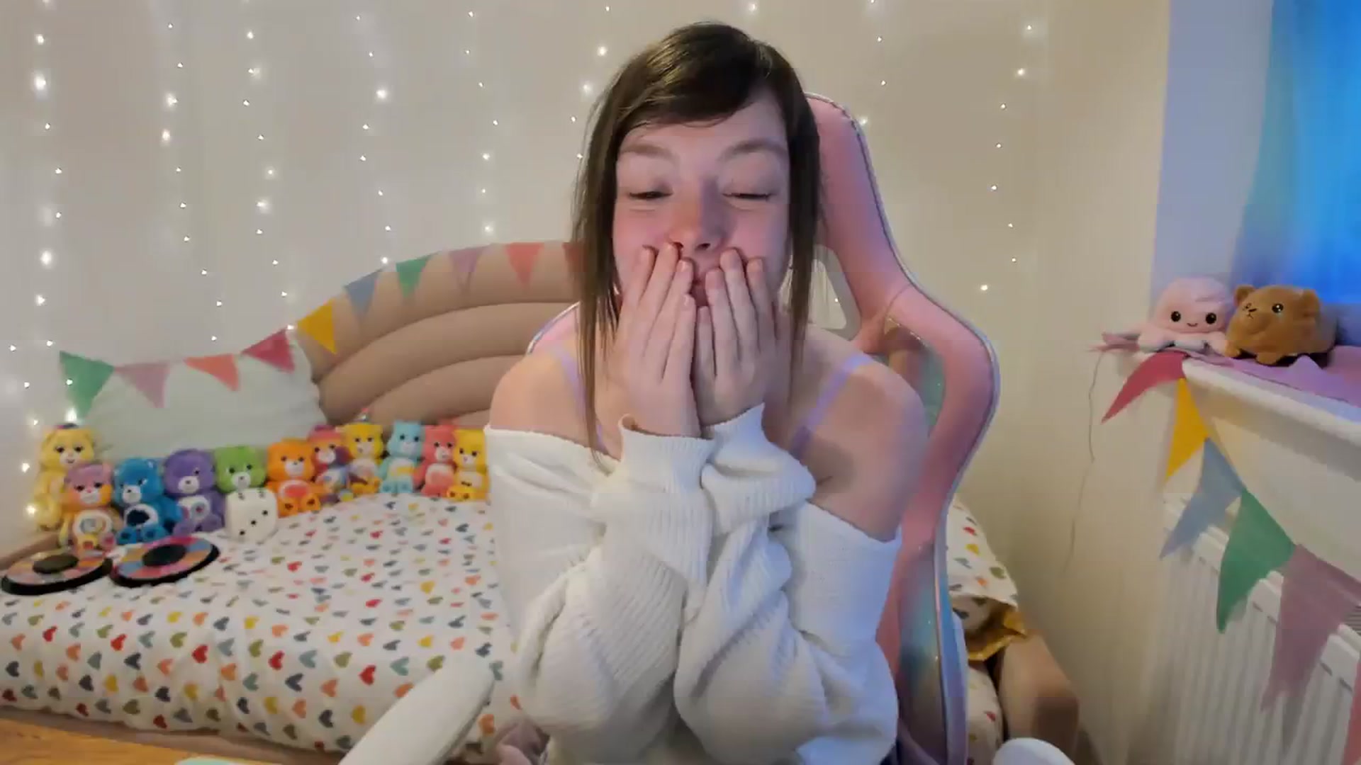 Gallery image thumbnail from JessieBear_'s myfreecams stream on, 02/06/2024, 17:30 image 7 of 20