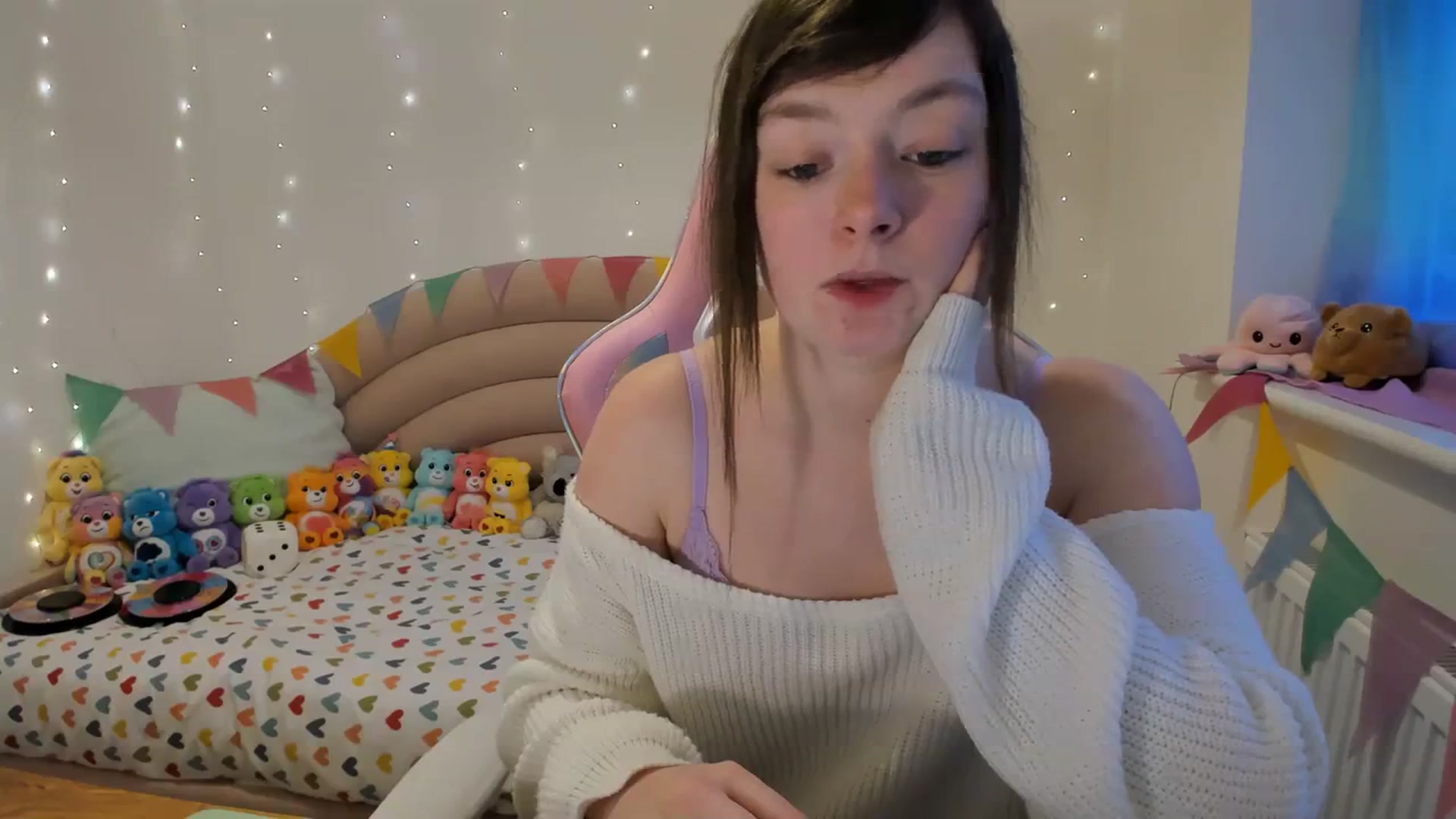 Gallery image thumbnail from JessieBear_'s myfreecams stream on, 02/06/2024, 17:30 image 4 of 20