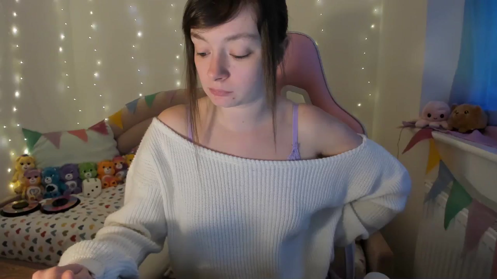 Gallery image thumbnail from JessieBear_'s myfreecams stream on, 02/06/2024, 17:30 image 13 of 20
