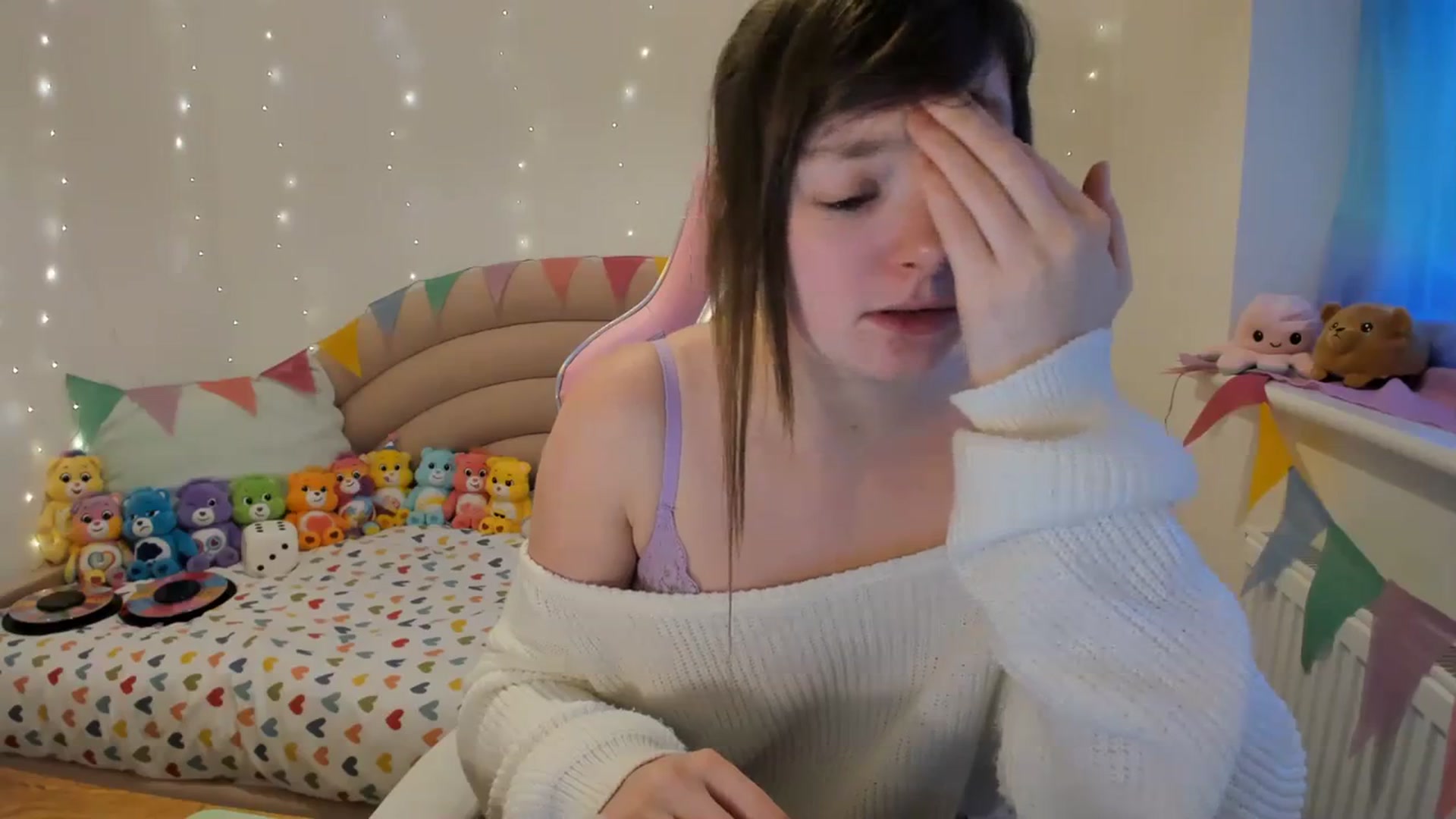 Gallery image thumbnail from JessieBear_'s myfreecams stream on, 02/06/2024, 17:30 image 2 of 20