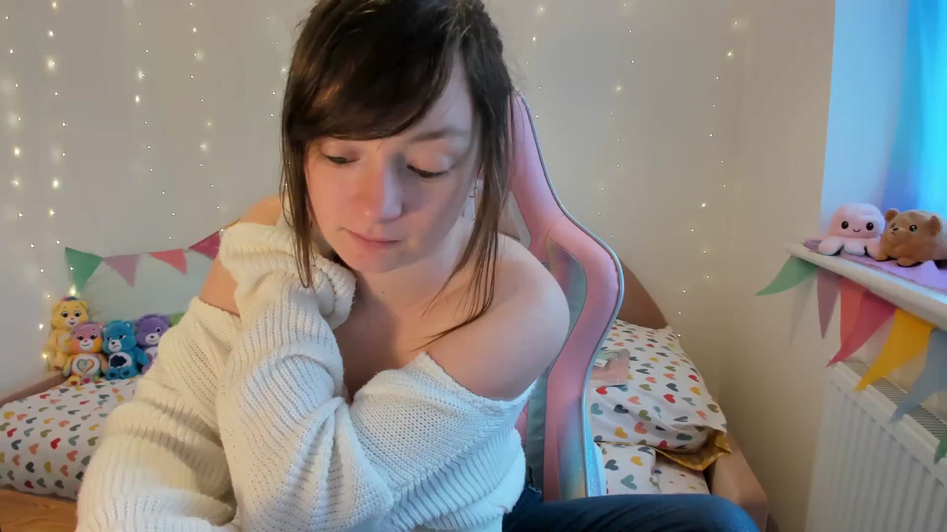 Gallery image thumbnail from JessieBear_'s myfreecams stream on, 02/14/2024, 15:40 image 7 of 20