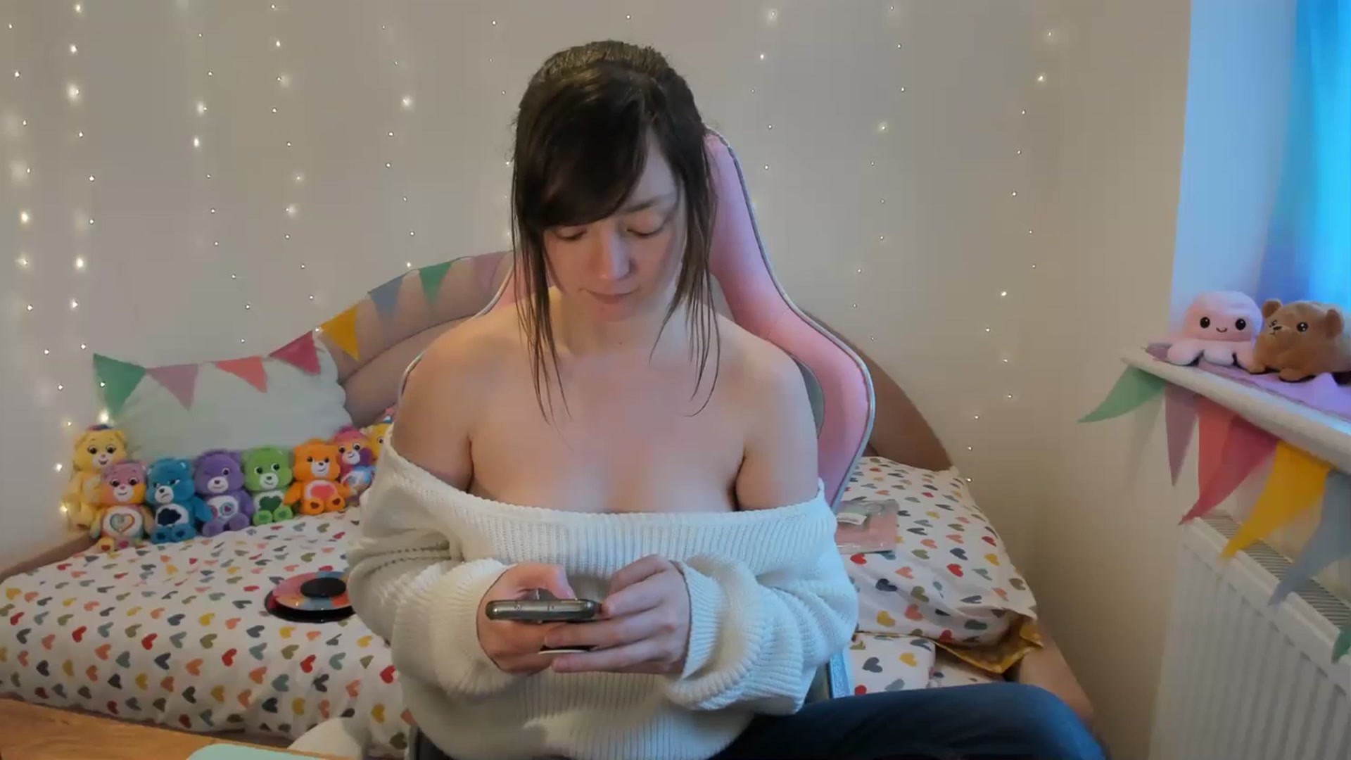 Gallery image thumbnail from JessieBear_'s myfreecams stream on, 02/14/2024, 15:40 image 10 of 20