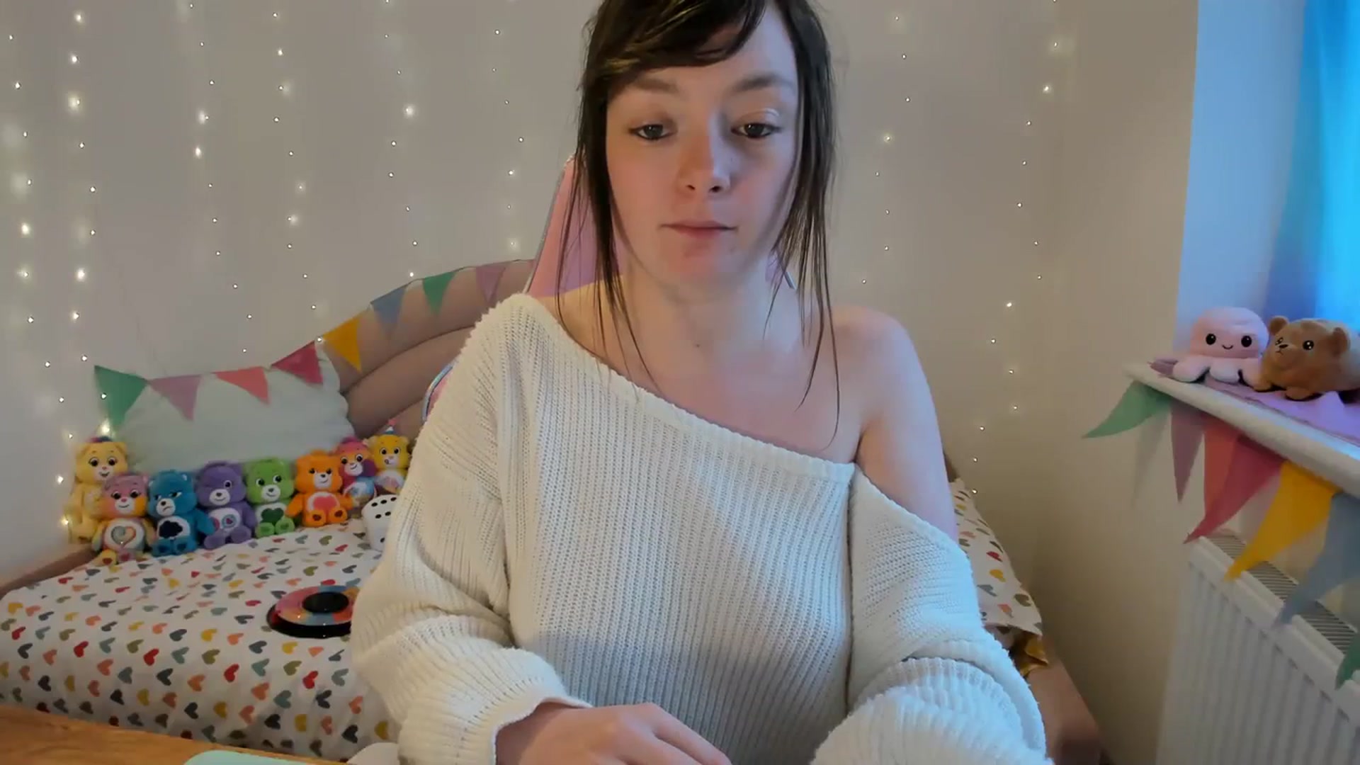 Gallery image thumbnail from JessieBear_'s myfreecams stream on, 02/14/2024, 17:39 image 8 of 20