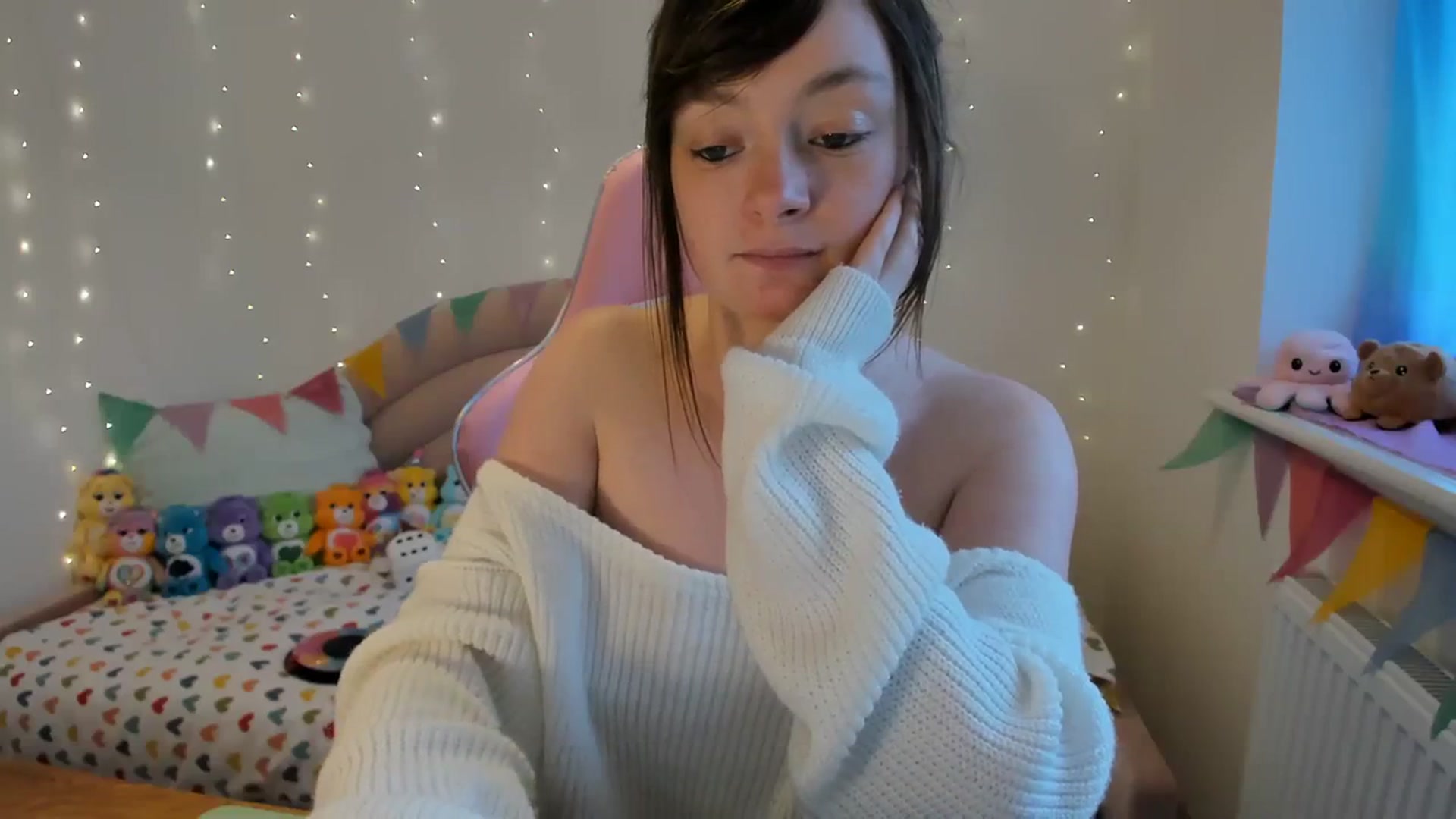 Gallery image thumbnail from JessieBear_'s myfreecams stream on, 02/14/2024, 17:39 image 6 of 20