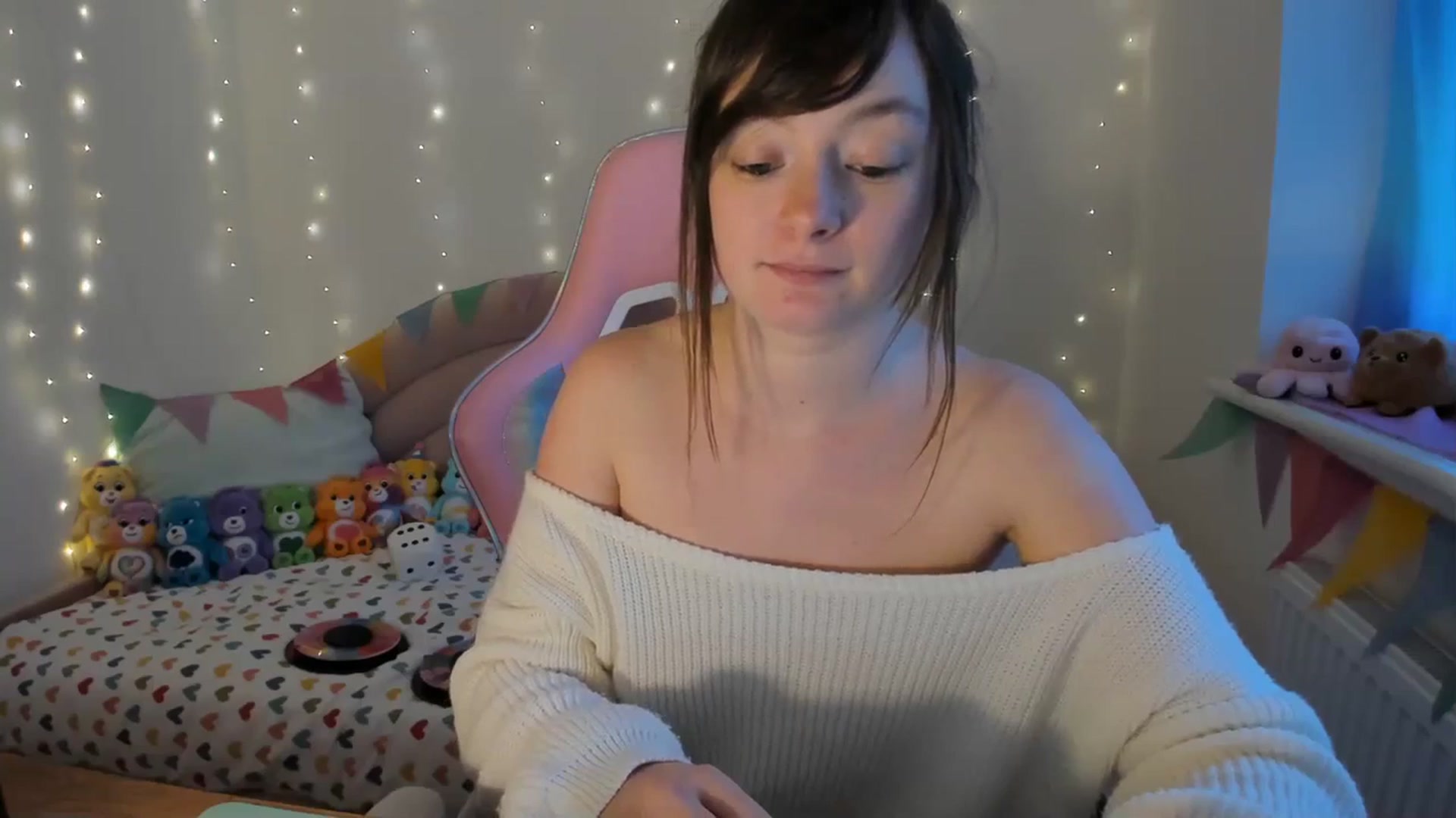 Gallery image thumbnail from JessieBear_'s myfreecams stream on, 02/14/2024, 17:39 image 14 of 20