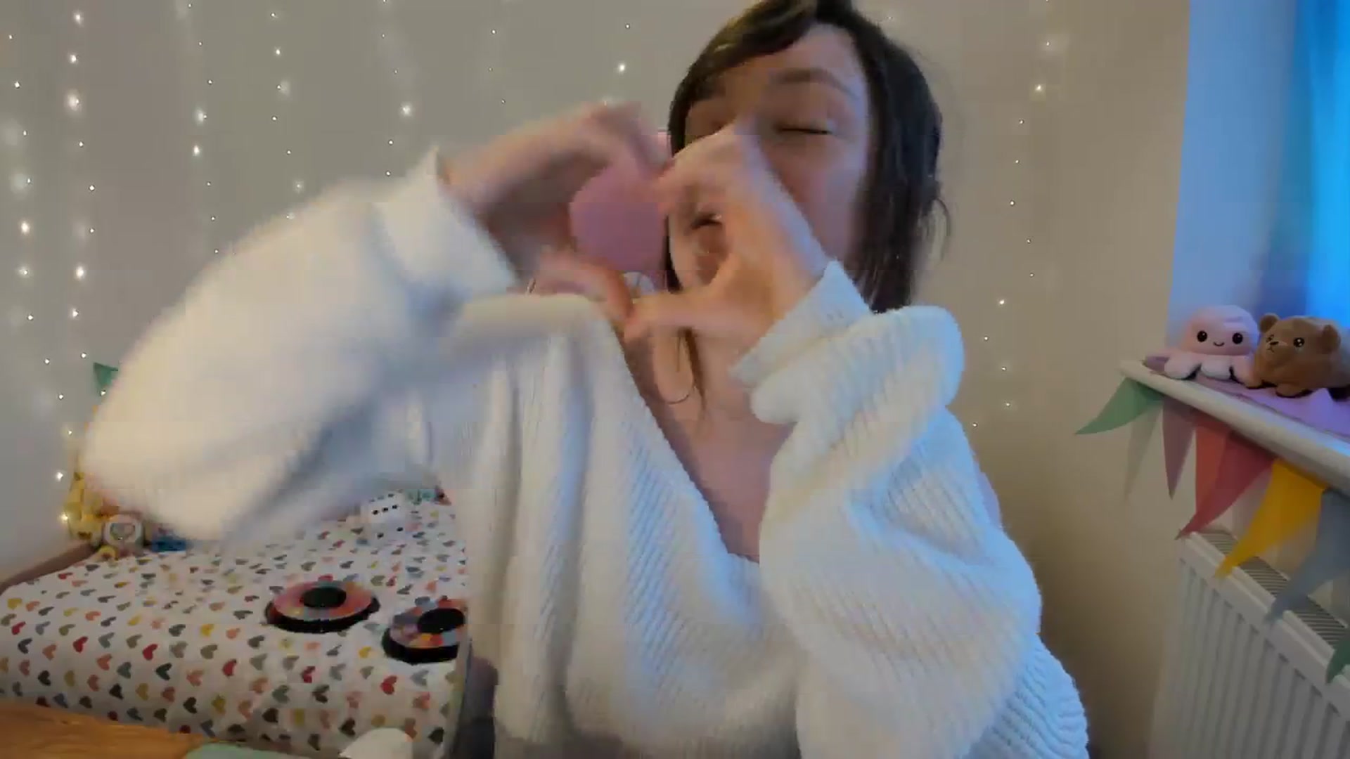 Gallery image thumbnail from JessieBear_'s myfreecams stream on, 02/14/2024, 17:39 image 10 of 20