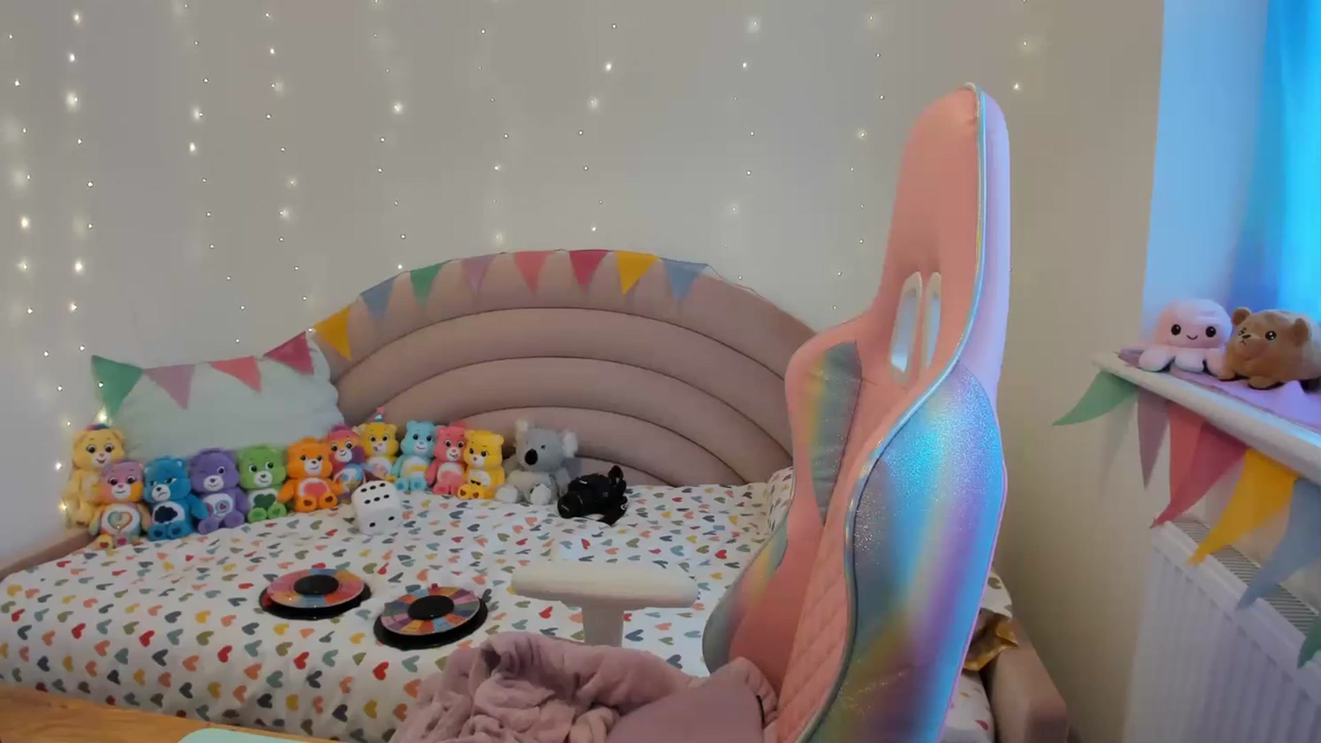 Gallery image thumbnail from JessieBear_'s myfreecams stream on, 02/14/2024, 17:39 image 3 of 20