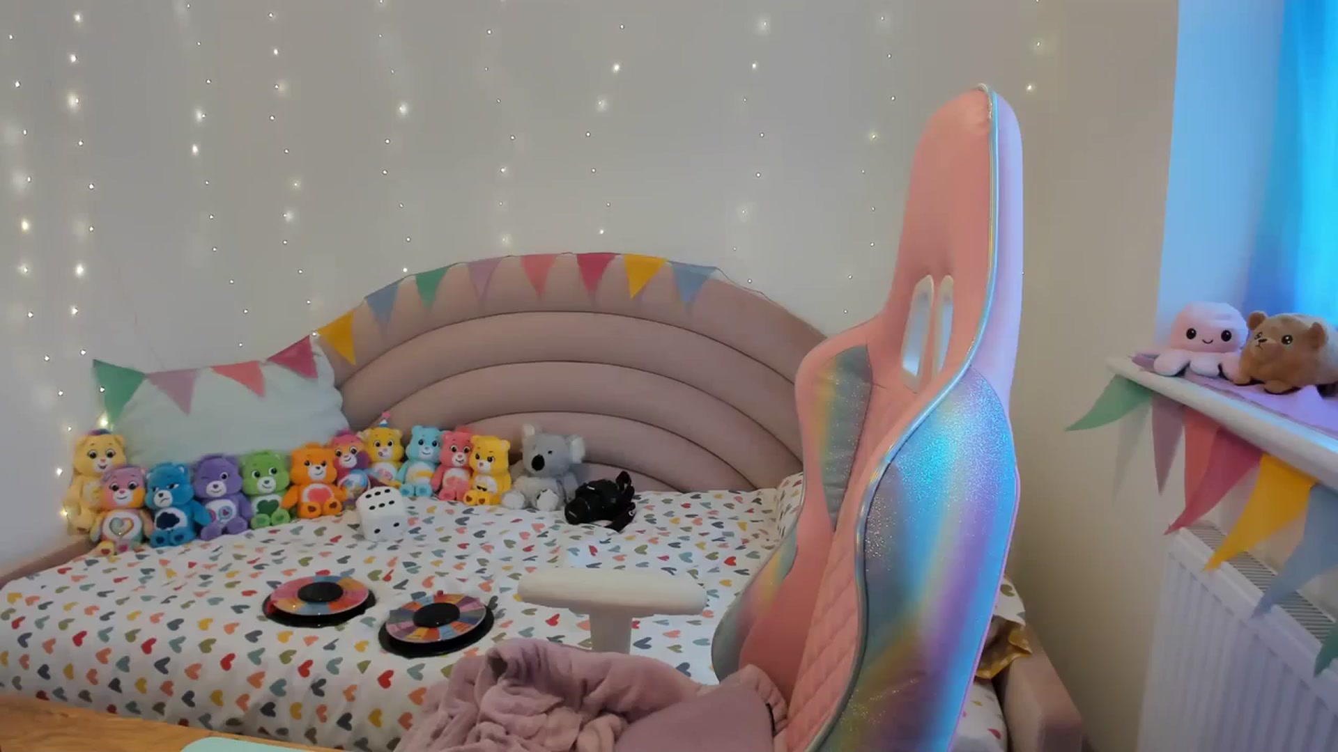 Gallery image thumbnail from JessieBear_'s myfreecams stream on, 02/14/2024, 17:39 image 4 of 20