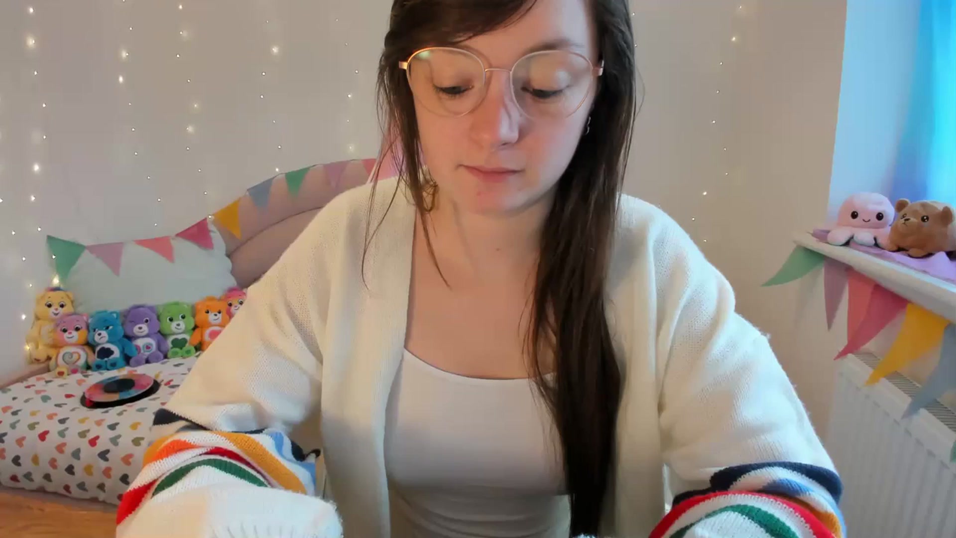 Gallery image thumbnail from JessieBear_'s myfreecams stream on, 02/15/2024, 18:20 image 1 of 20