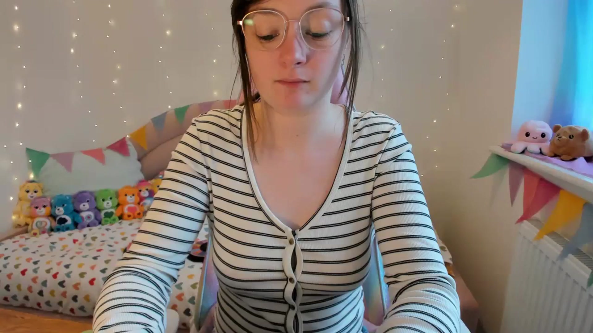 Gallery image thumbnail from JessieBear_'s myfreecams stream on, 02/16/2024, 18:12 image 6 of 20
