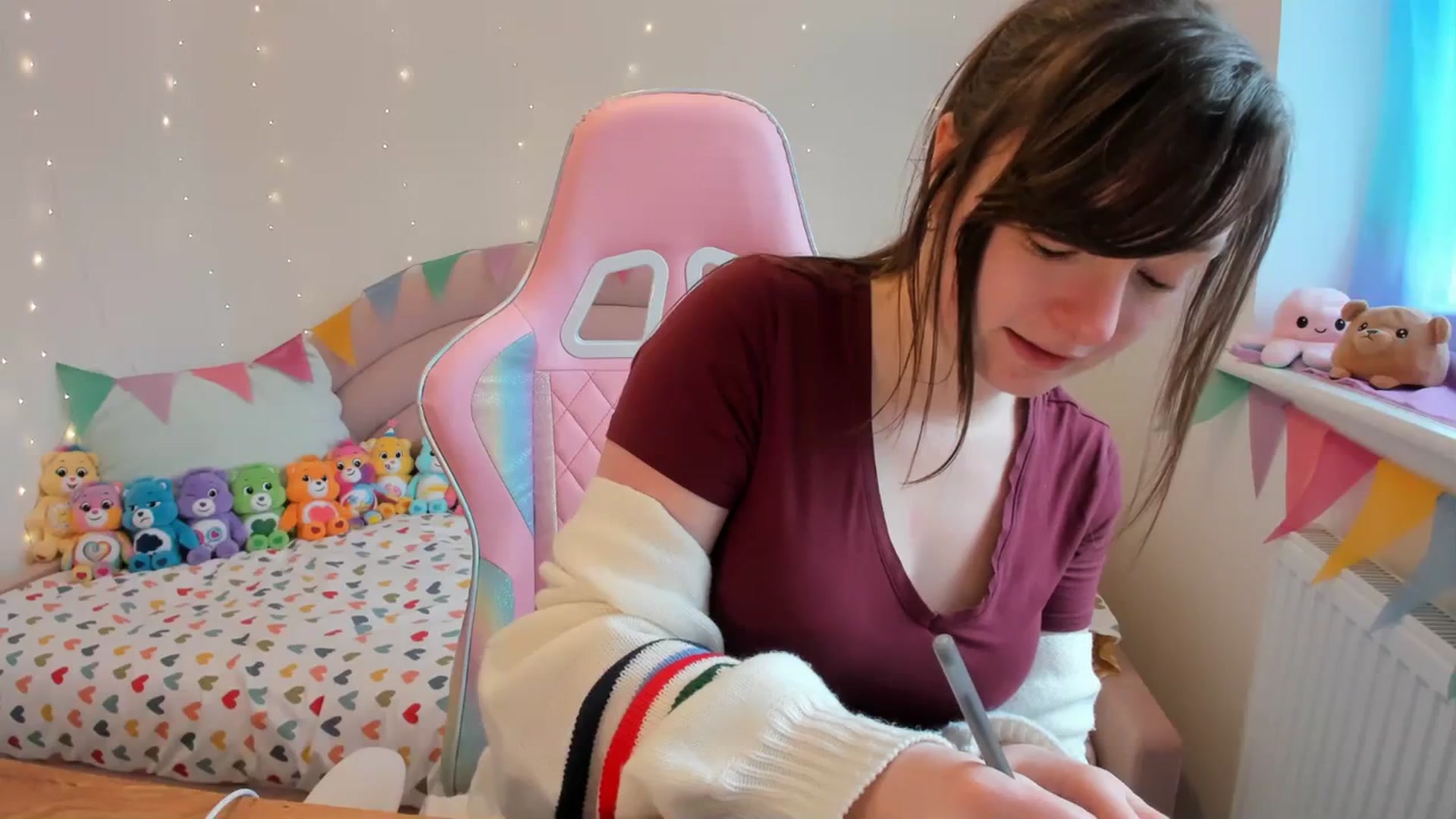 Gallery image thumbnail from JessieBear_'s myfreecams stream on, 02/19/2024, 14:11 image 10 of 20