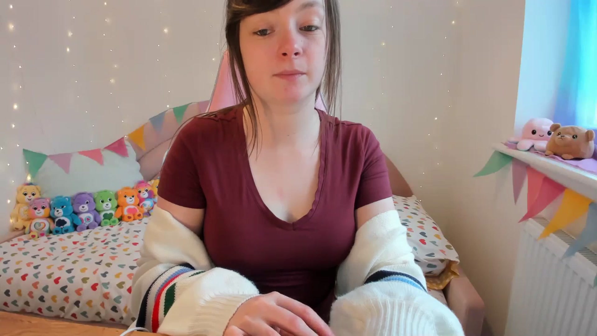Gallery image thumbnail from JessieBear_'s myfreecams stream on, 02/19/2024, 14:11 image 2 of 20