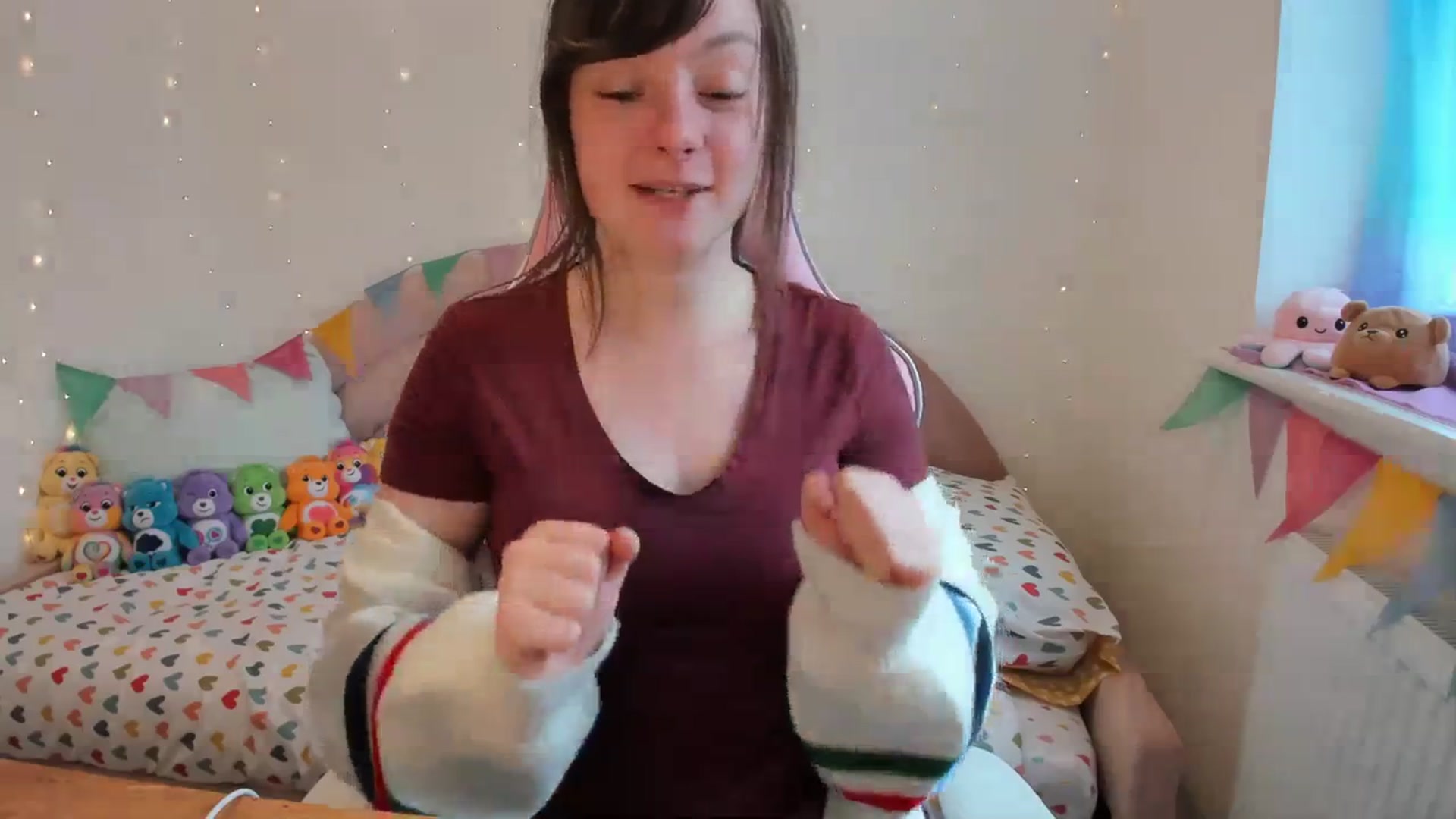 Gallery image thumbnail from JessieBear_'s myfreecams stream on, 02/19/2024, 14:11 image 9 of 20