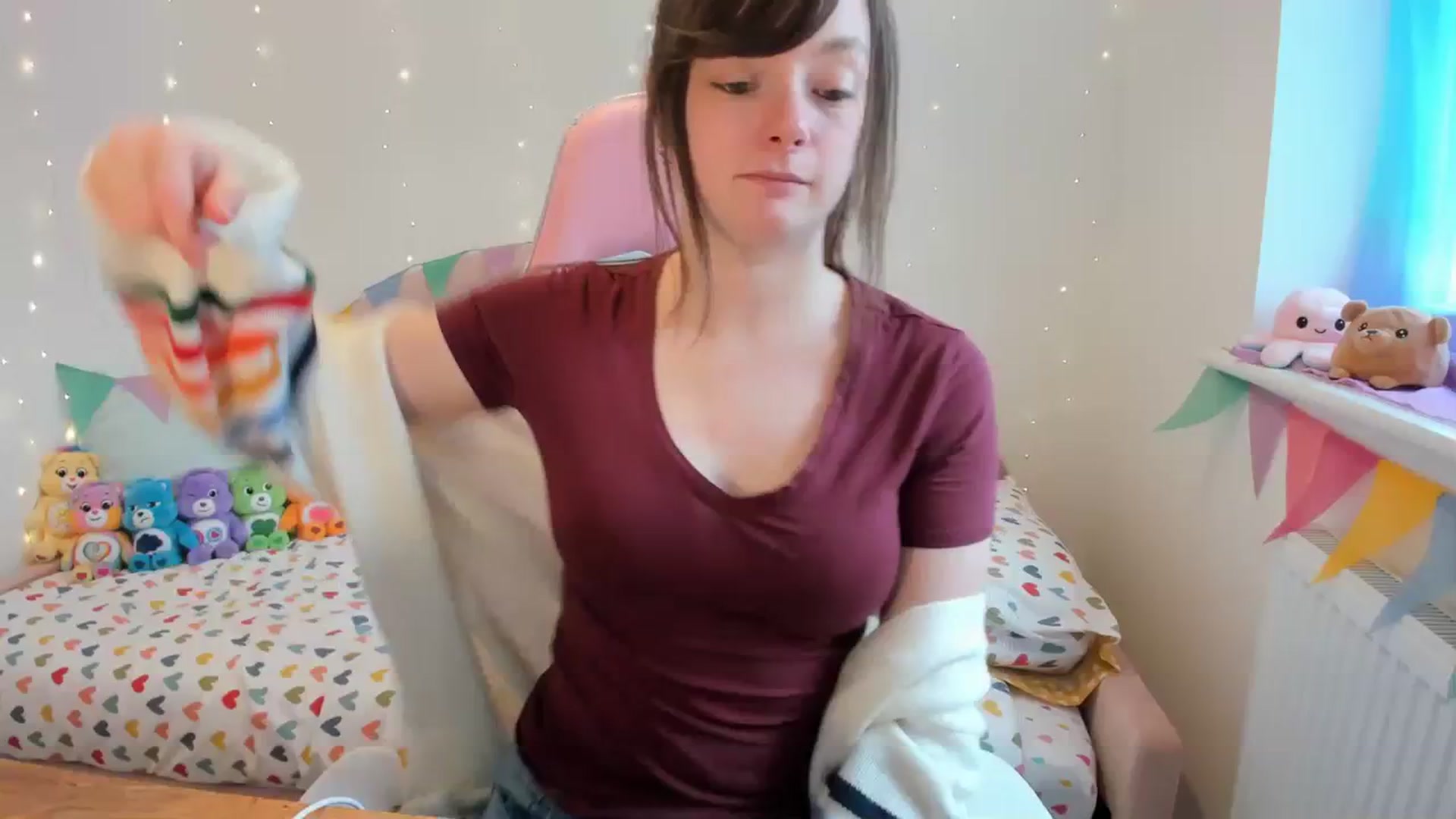 Gallery image thumbnail from JessieBear_'s myfreecams stream on, 02/19/2024, 14:11 image 1 of 20