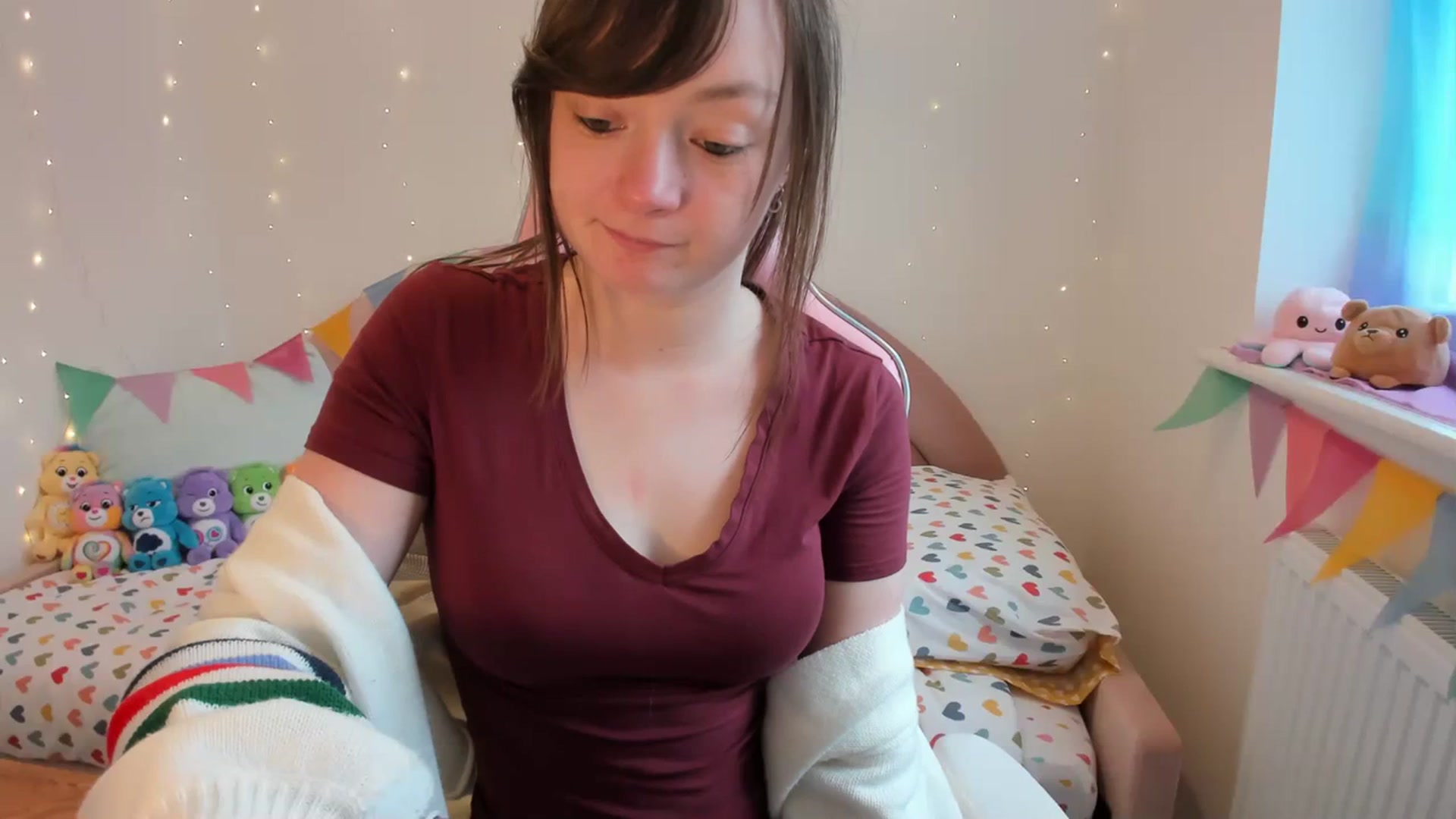 Gallery image thumbnail from JessieBear_'s myfreecams stream on, 02/19/2024, 14:11 image 6 of 20