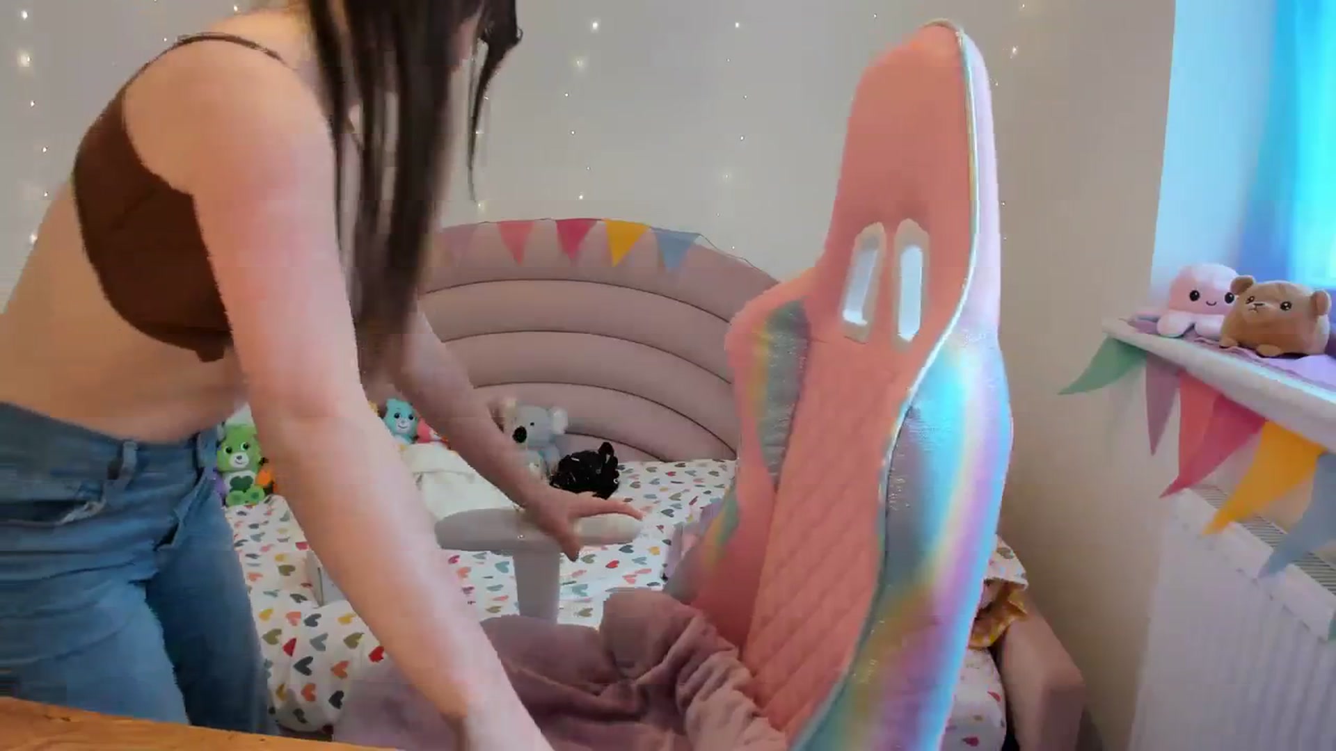Gallery image thumbnail from JessieBear_'s myfreecams stream on, 02/19/2024, 15:16 image 12 of 20