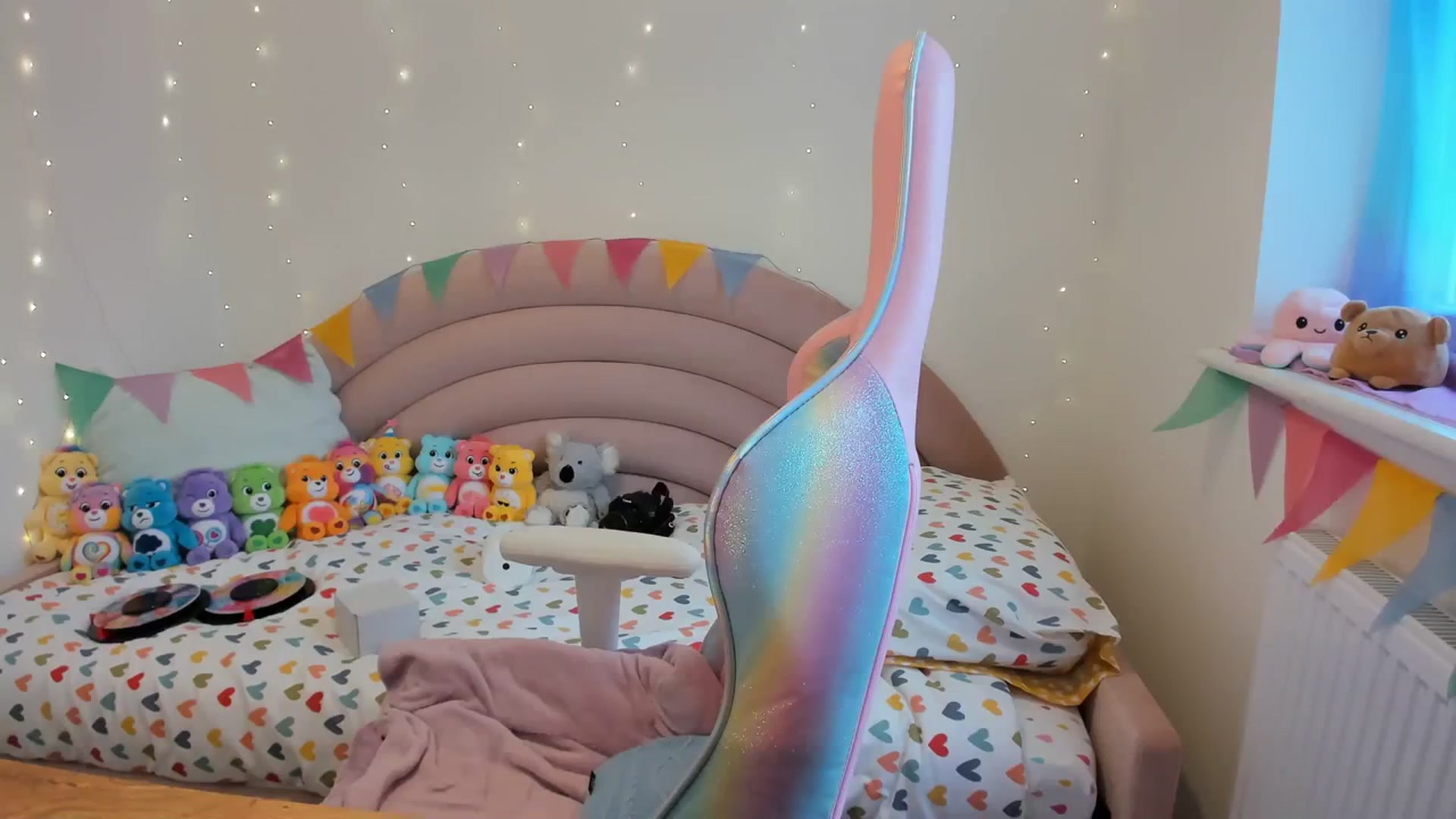 Gallery image thumbnail from JessieBear_'s myfreecams stream on, 02/19/2024, 16:24 image 5 of 20