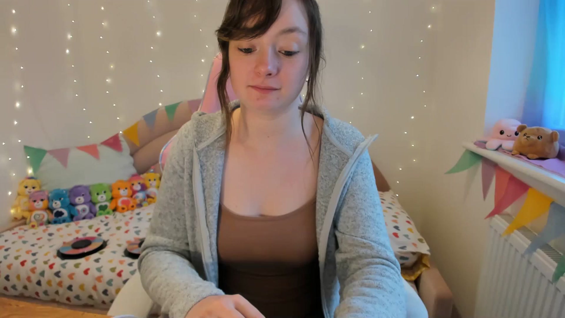 Gallery image thumbnail from JessieBear_'s myfreecams stream on, 02/20/2024, 15:00 image 4 of 20