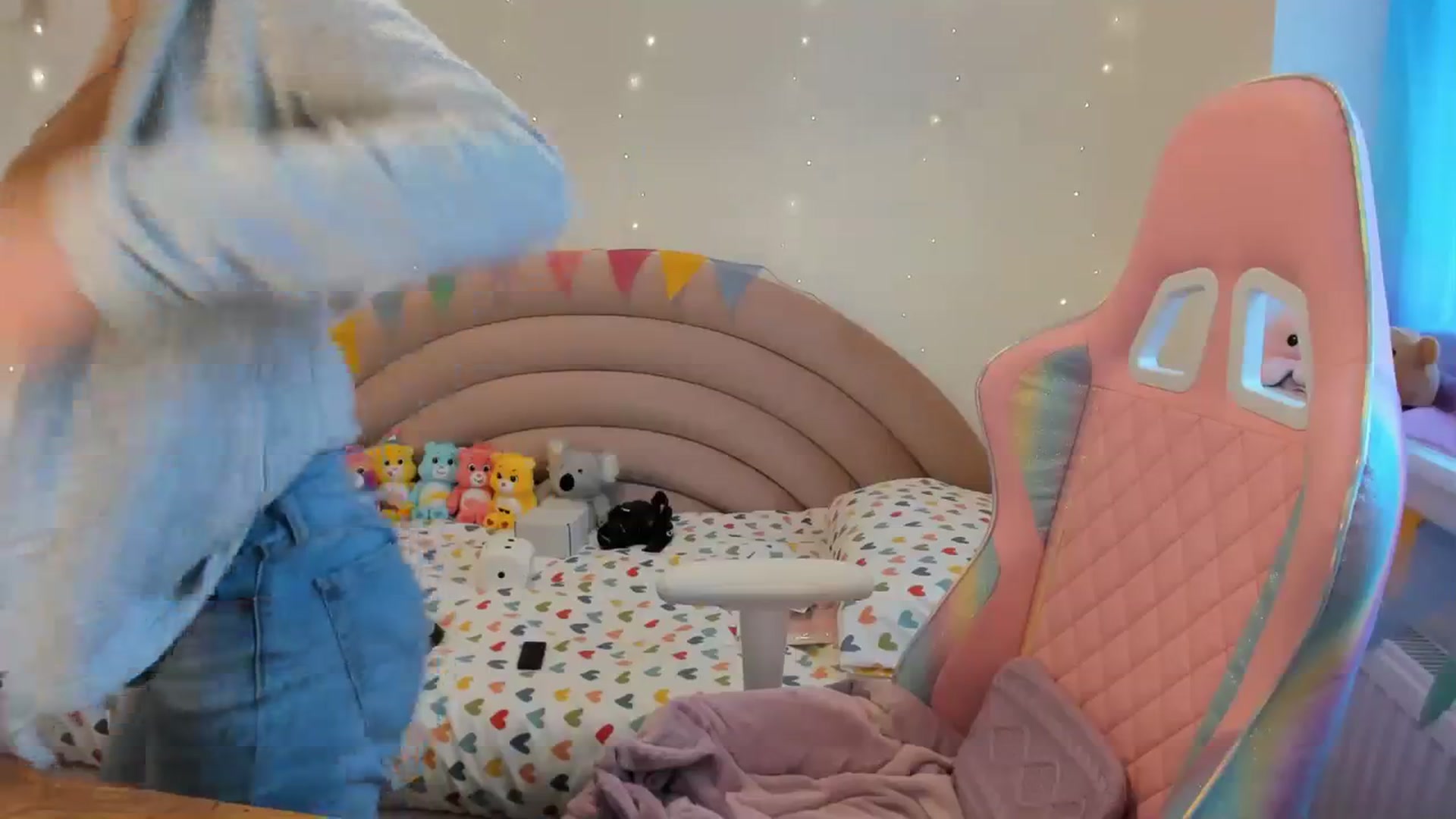 Gallery image thumbnail from JessieBear_'s myfreecams stream on, 02/20/2024, 15:00 image 19 of 20